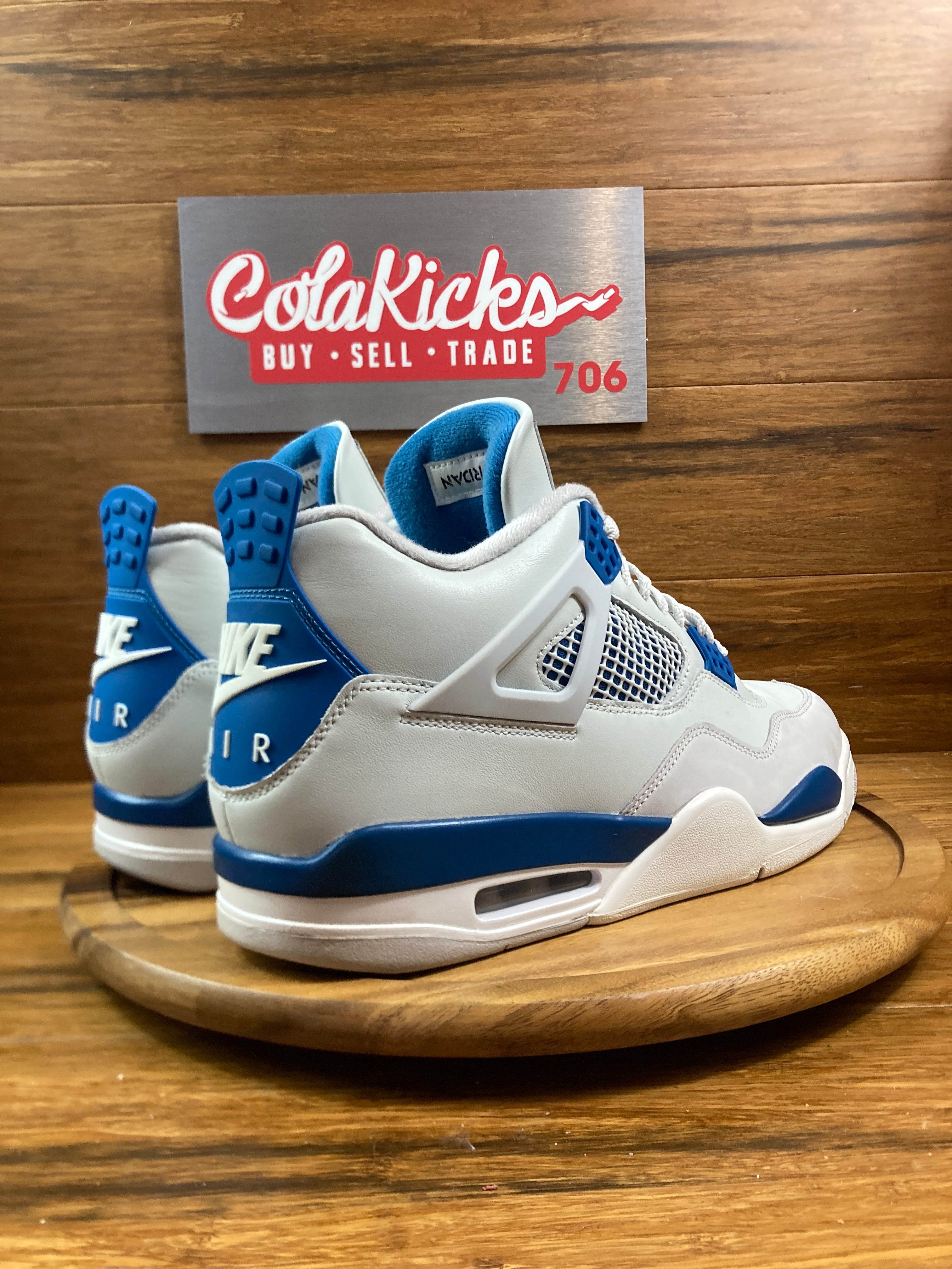 Jordan 4 Retro Military Blue (2024)