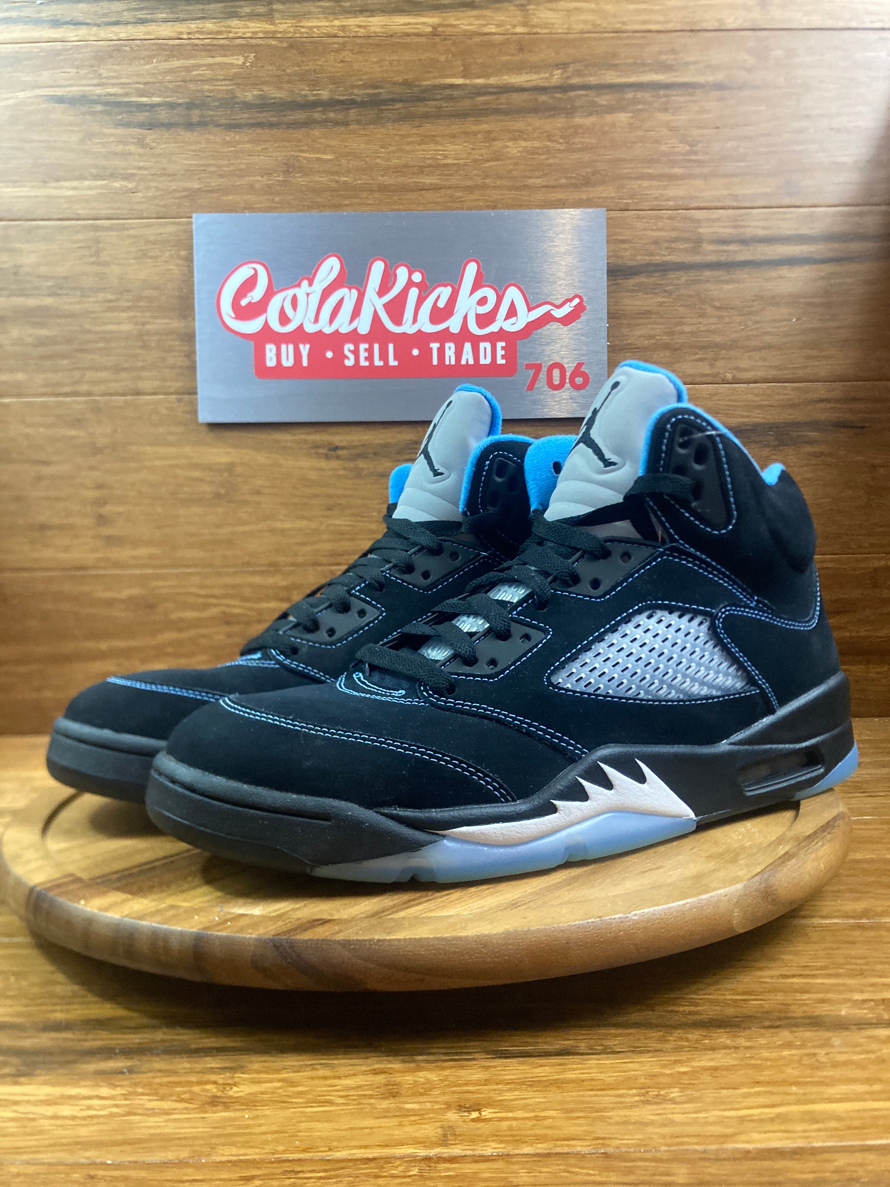 Jordan 5 Retro Black University Blue (Missing Lace-Lock) (2026)