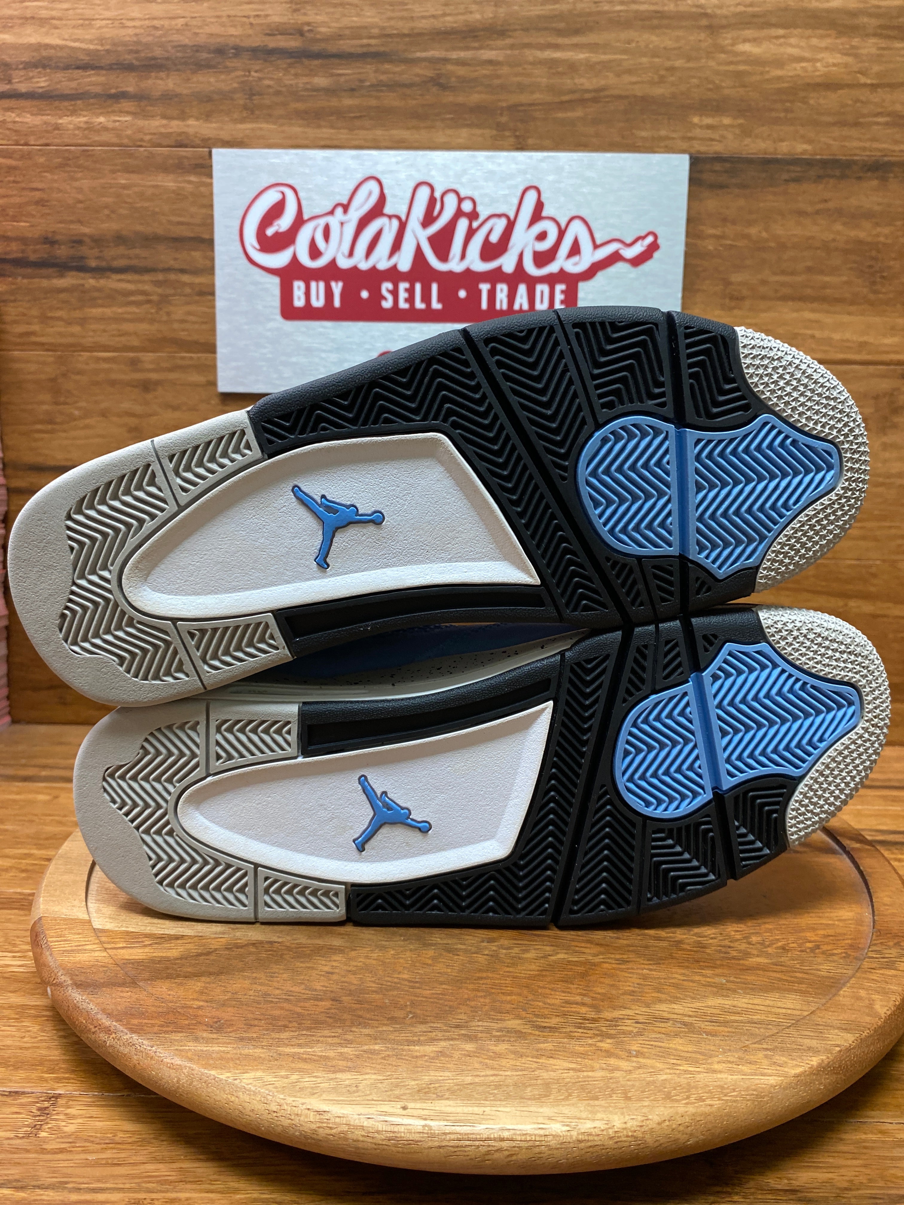 Jordan 4 Retro University Blue