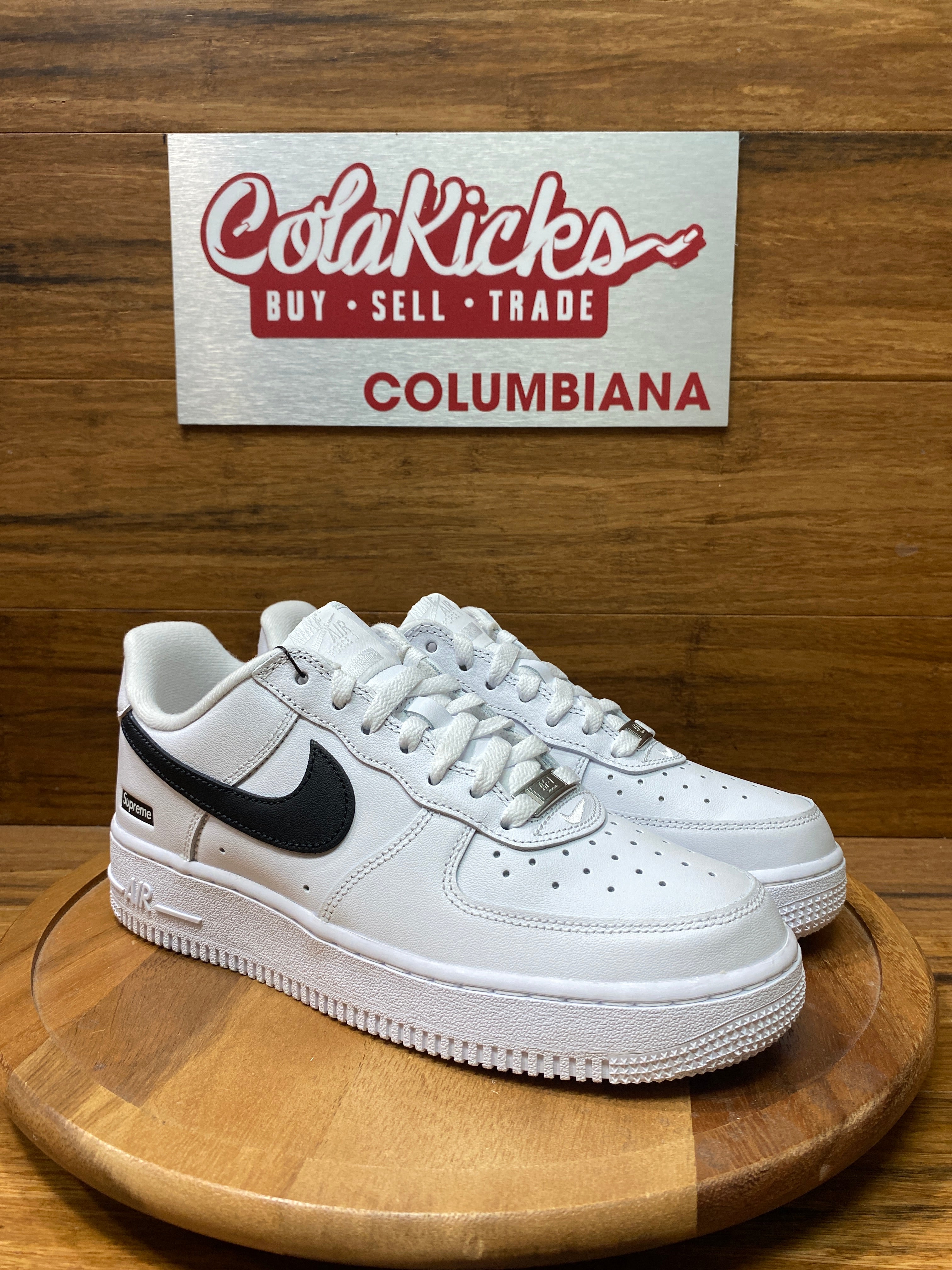 Nike Air Force 1 Low Supreme White Black