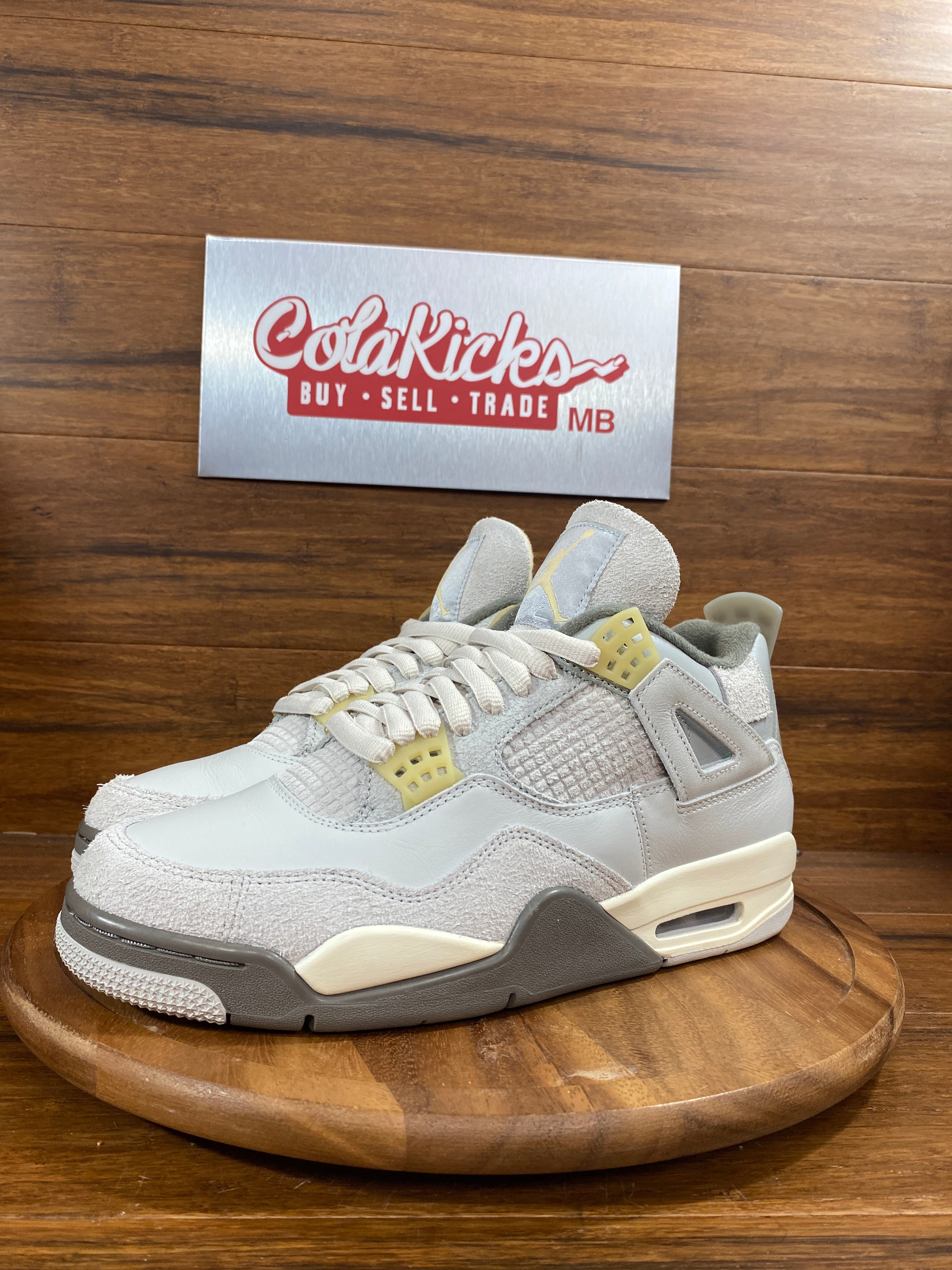 Jordan 4 Retro SE Craft Photon Dust