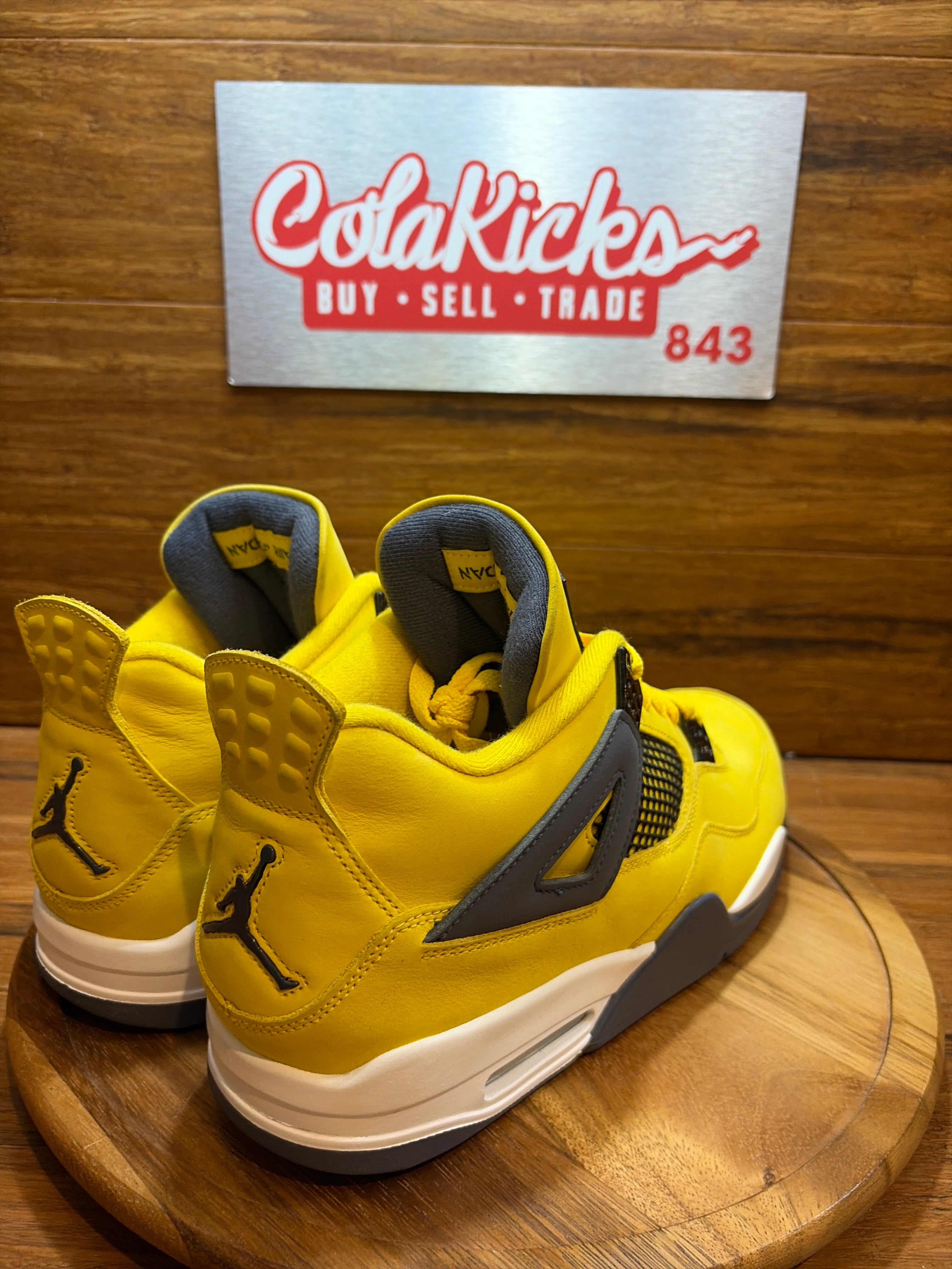 Jordan 4 Retro Lightning (2021)