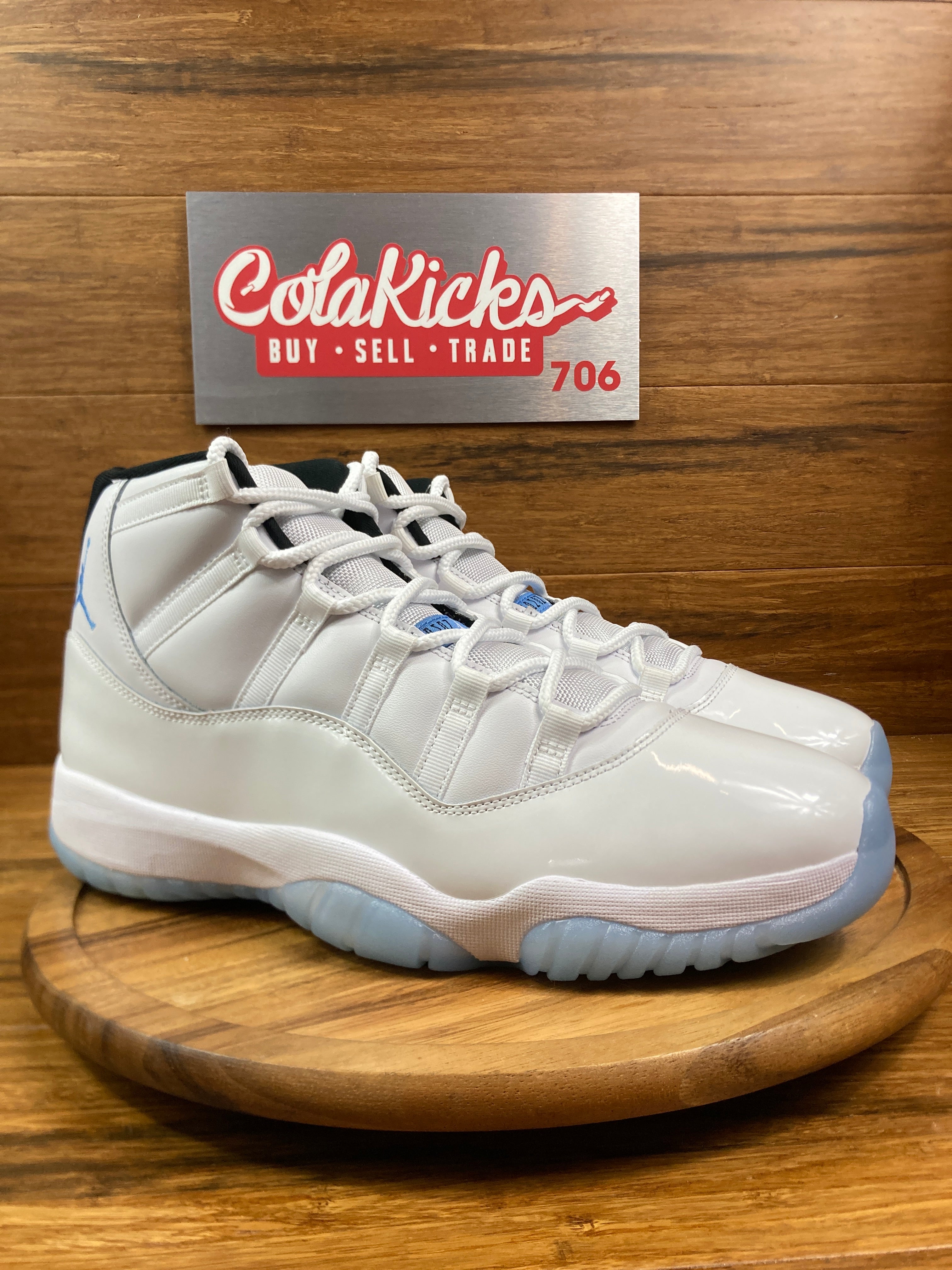 Jordan 11 Retro Legend Blue (2024)