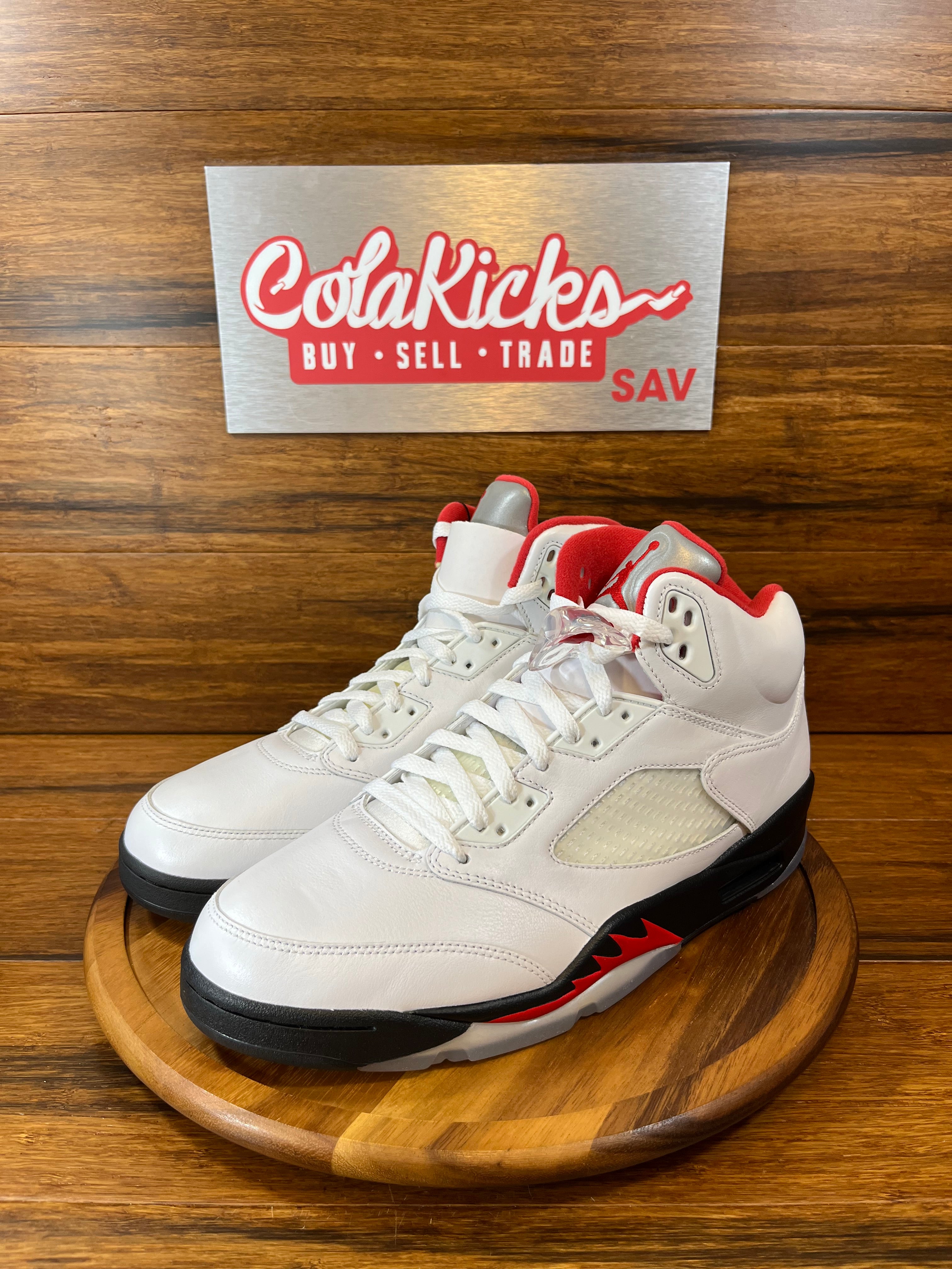 Jordan 5 Retro Fire Red Silver Tongue (slight yellowing missing lace lock) (2020)