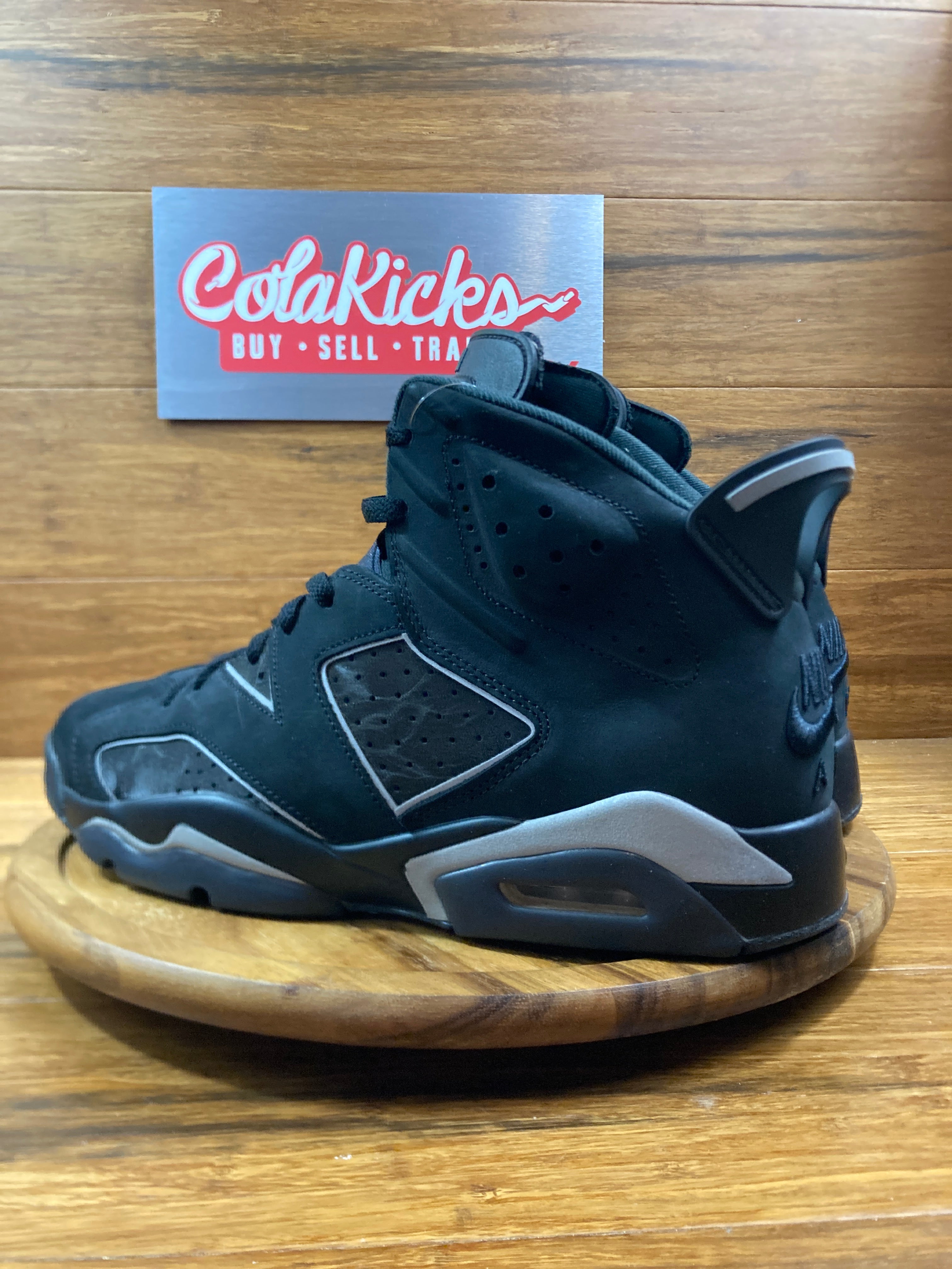 Jordan 6 Retro Cap and Gown