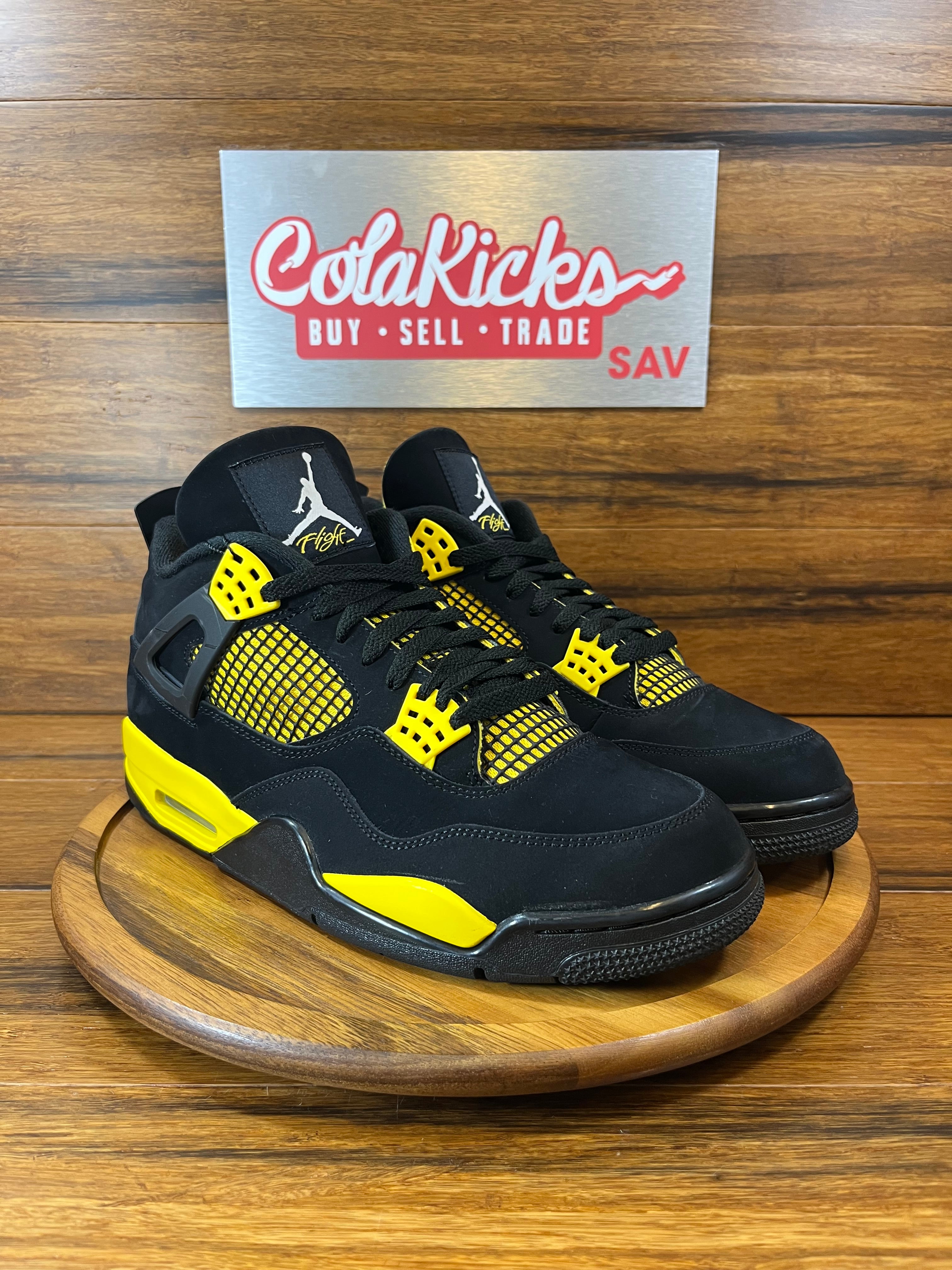 Jordan 4 Retro Thunder (2023)