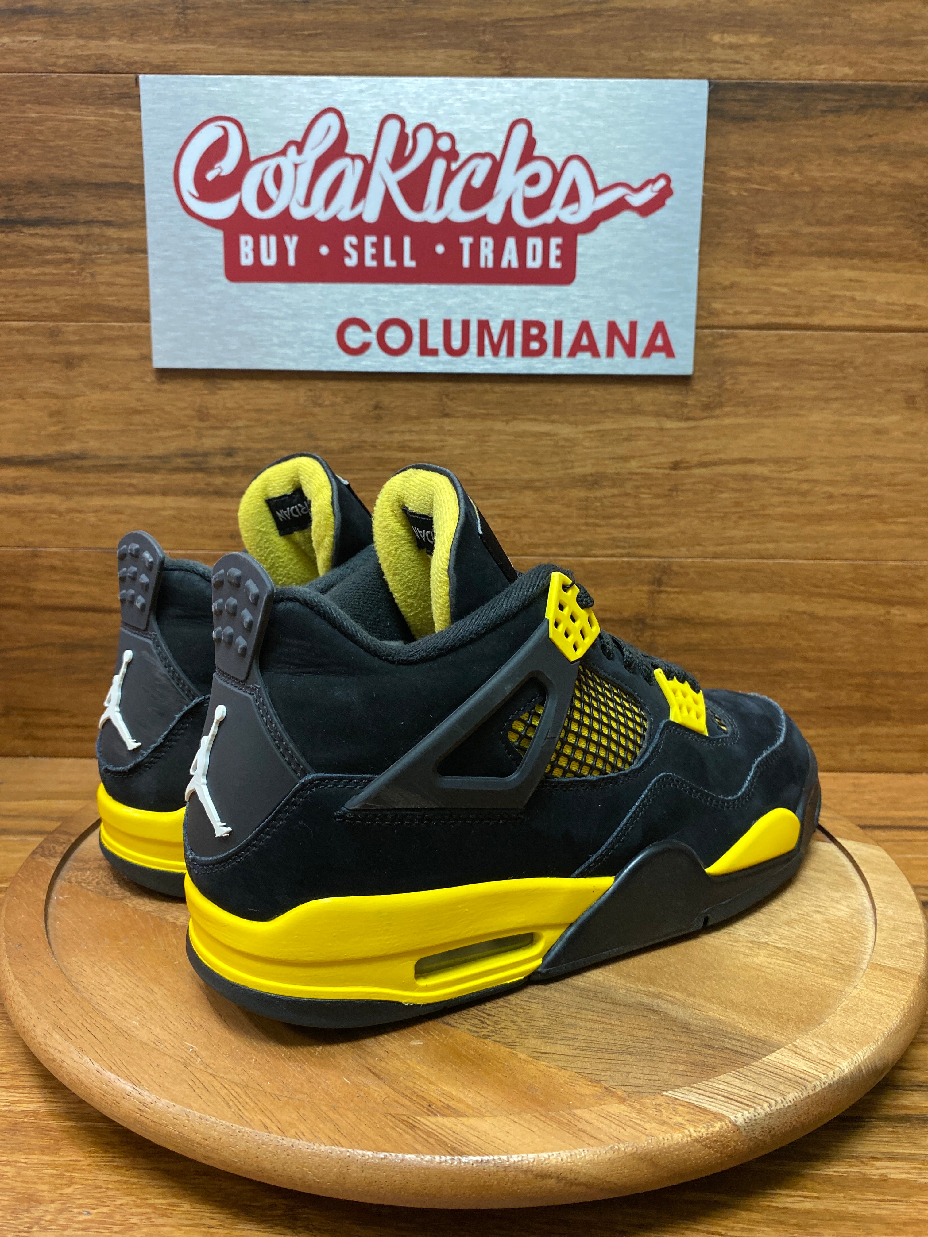 Jordan 4 Retro Thunder (2023)