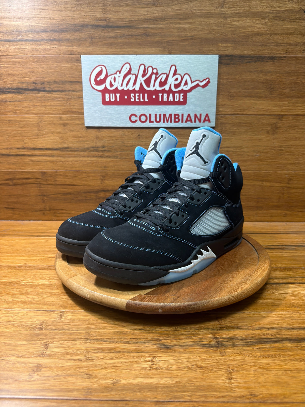 Jordan 5 Retro Black University Blue (2026)