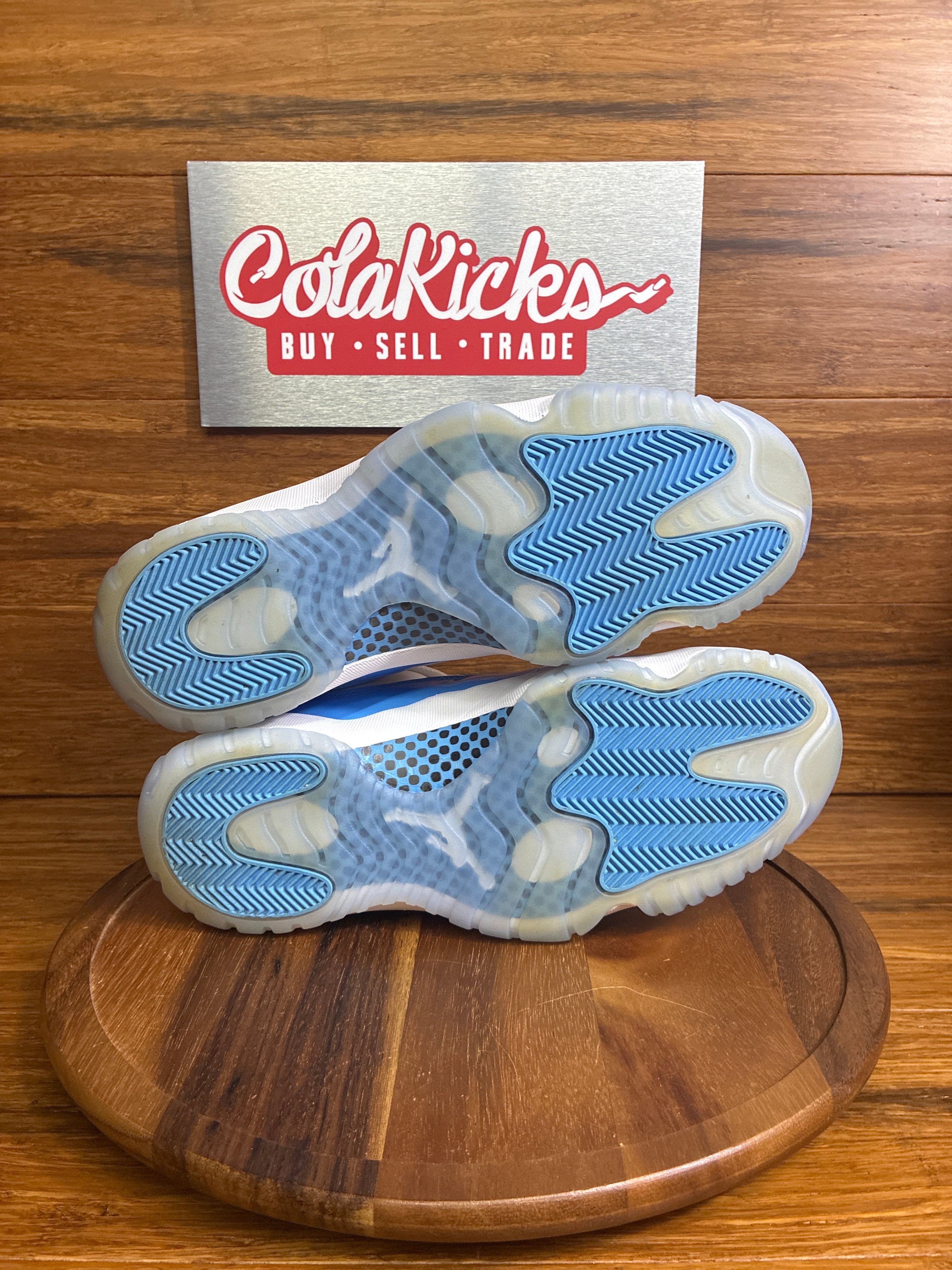 Jordan 11 Retro Low University Blue (2026)
