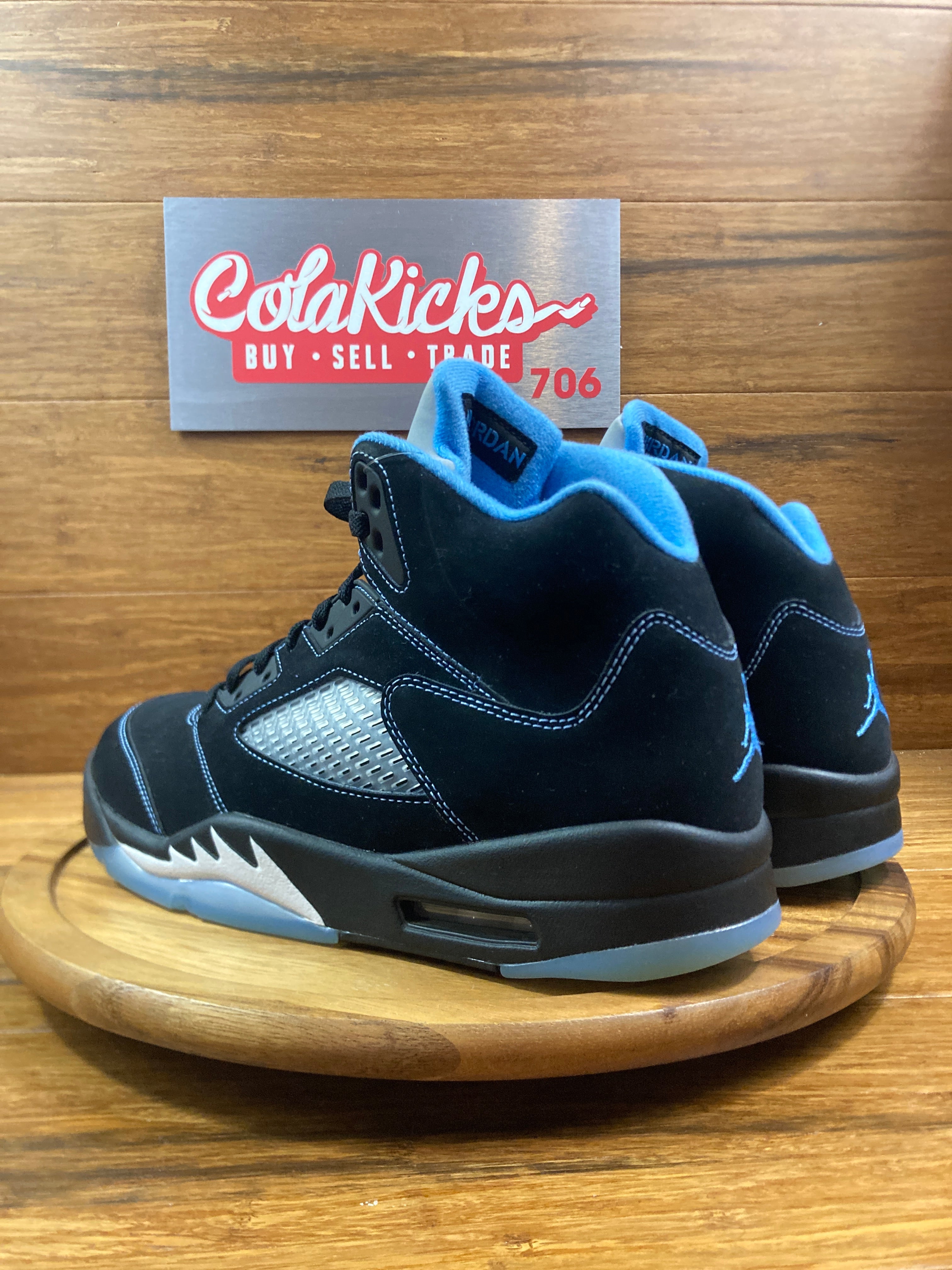 Jordan 5 Retro Black University Blue (2026)