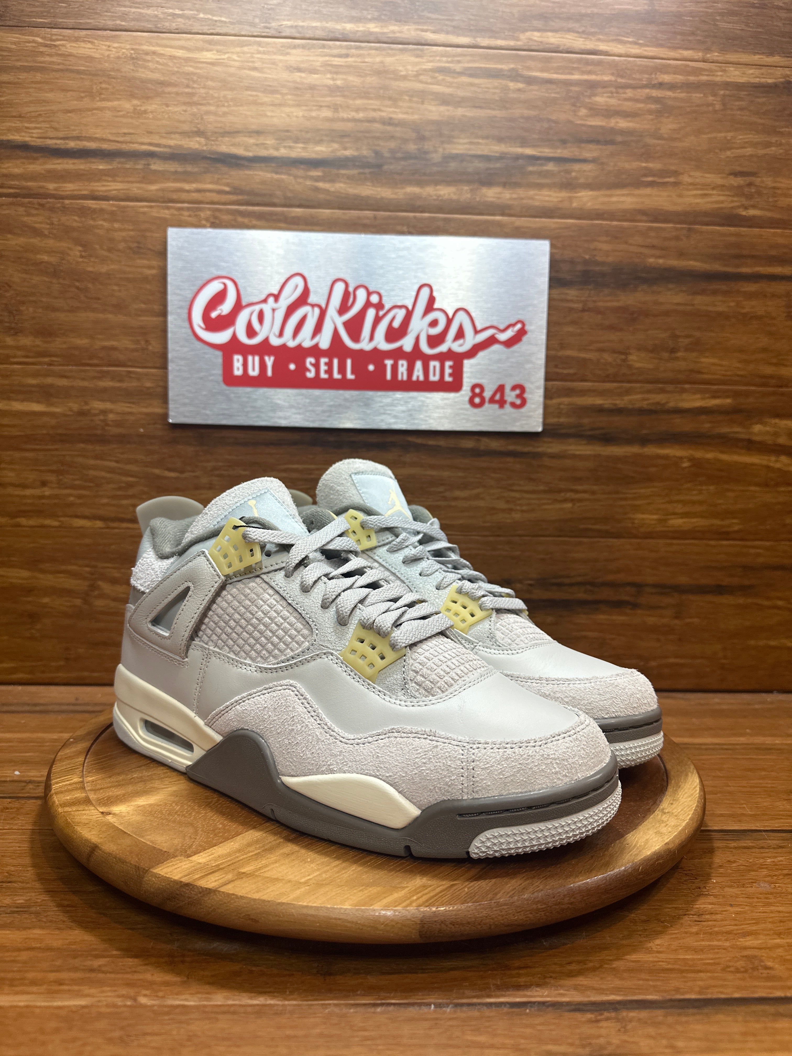 Jordan 4 Retro SE Craft Photon Dust