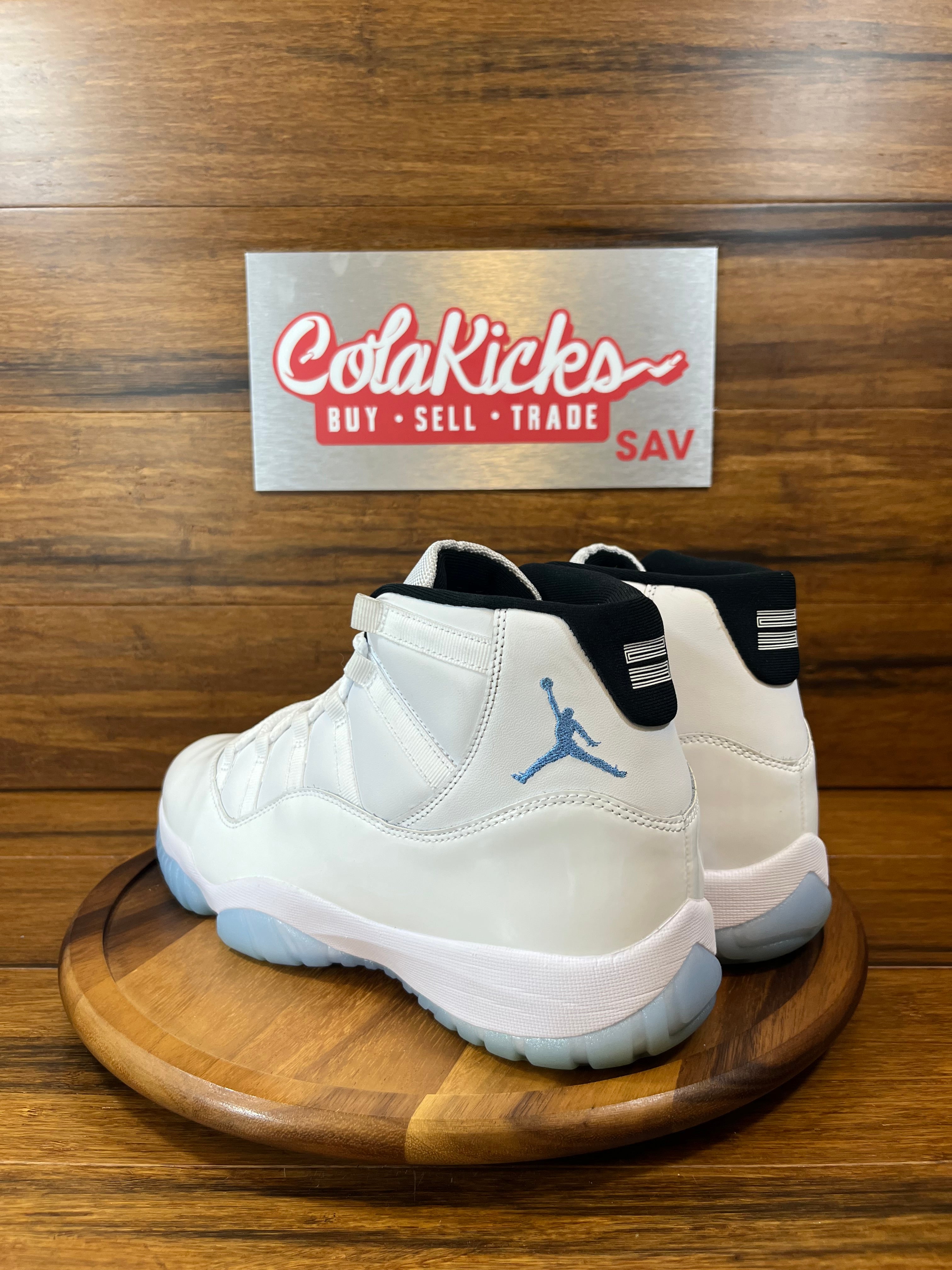 Jordan 11 Retro Legend Blue (2024)