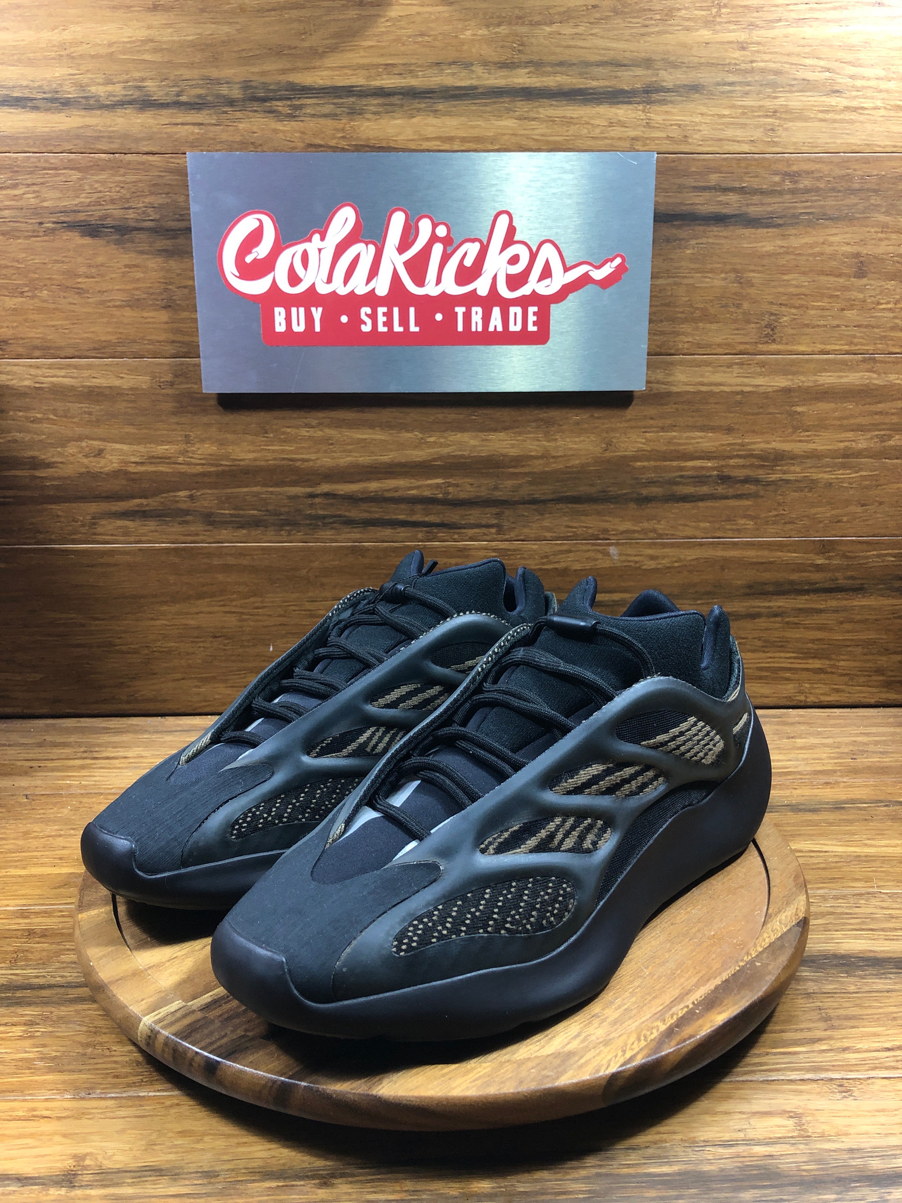 adidas Yeezy 700 V3 Clay Brown