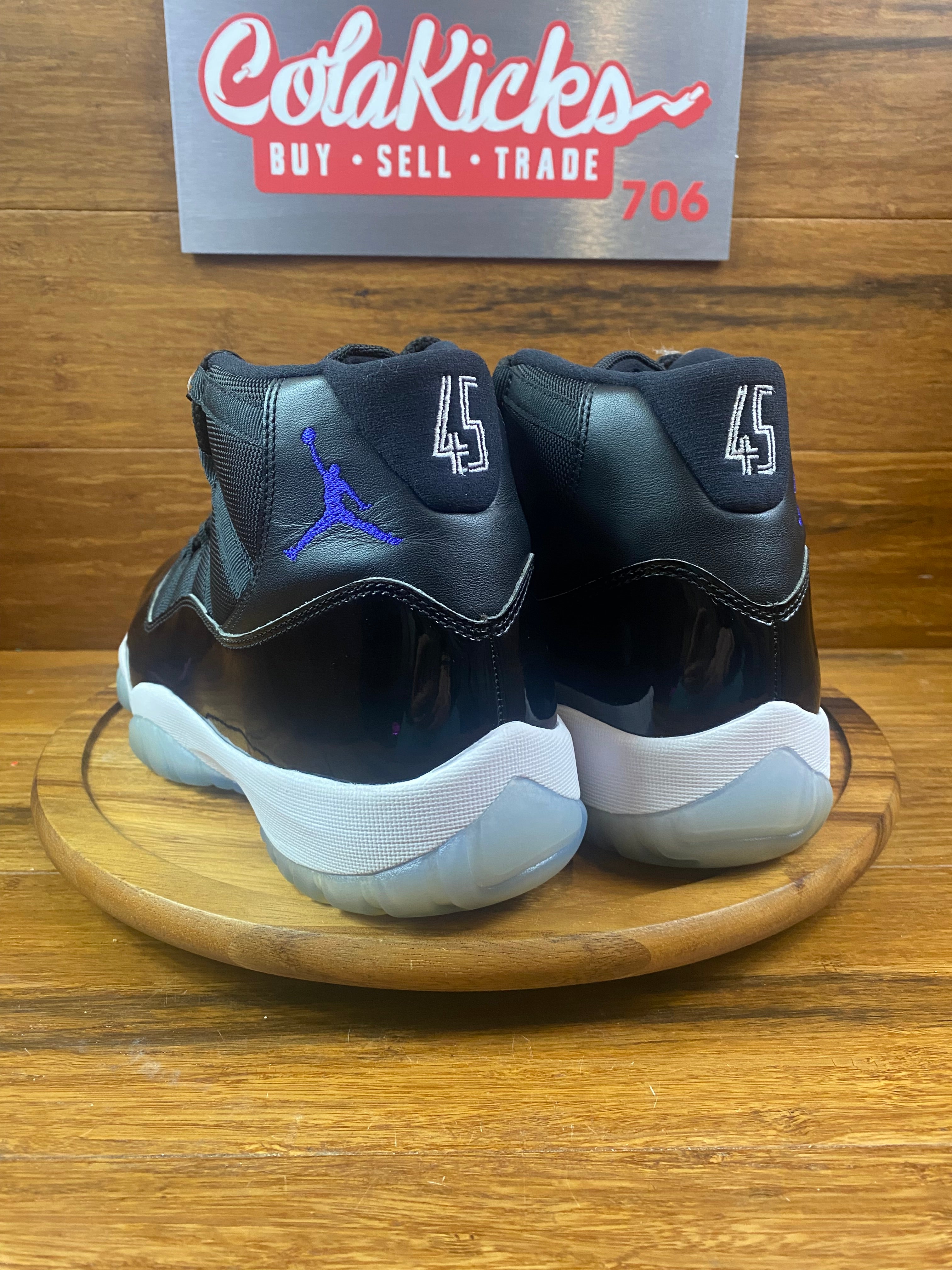 Jordan 11 Retro Space Jam (2016)