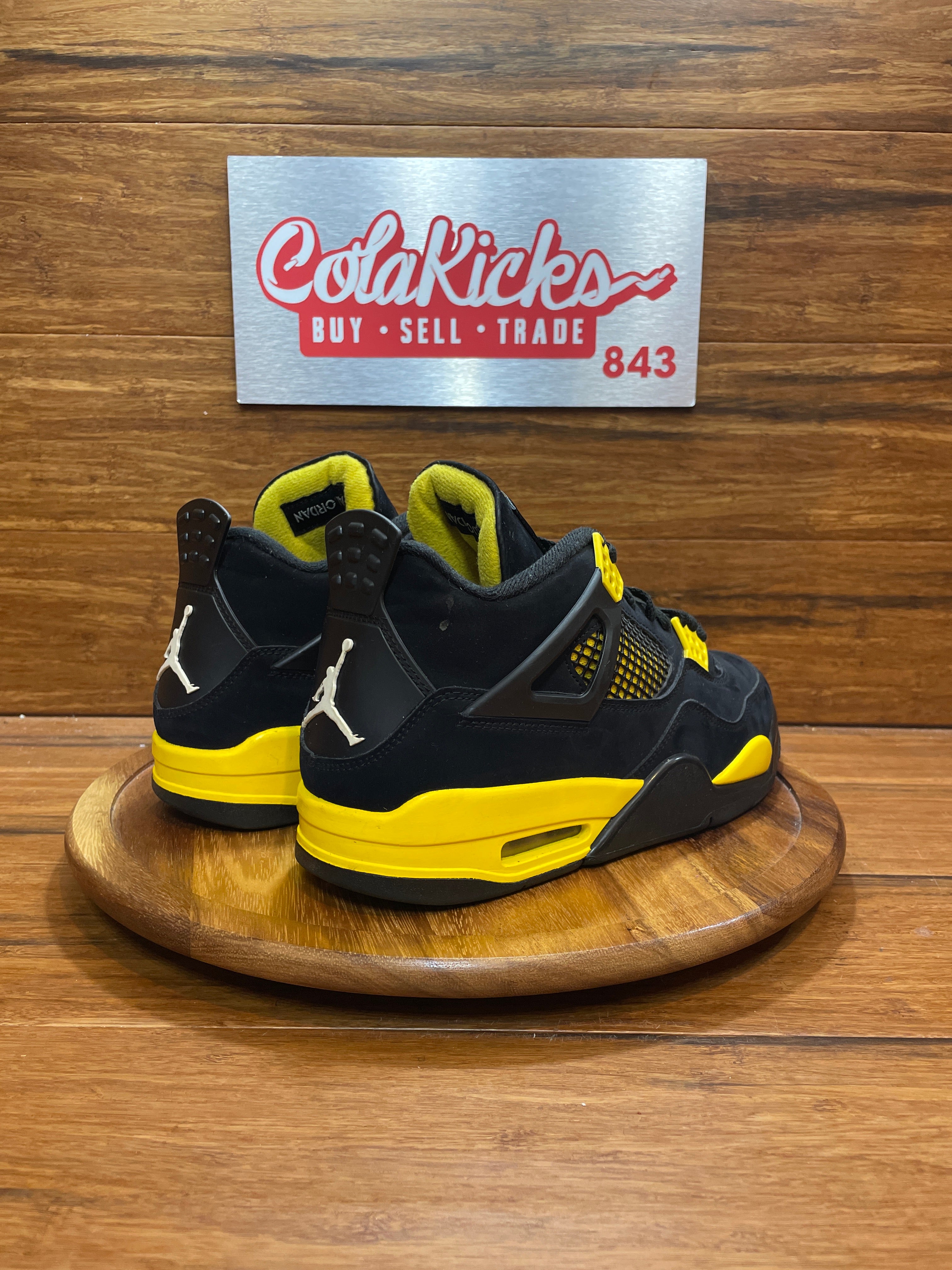 Jordan 4 Retro Thunder (2023)