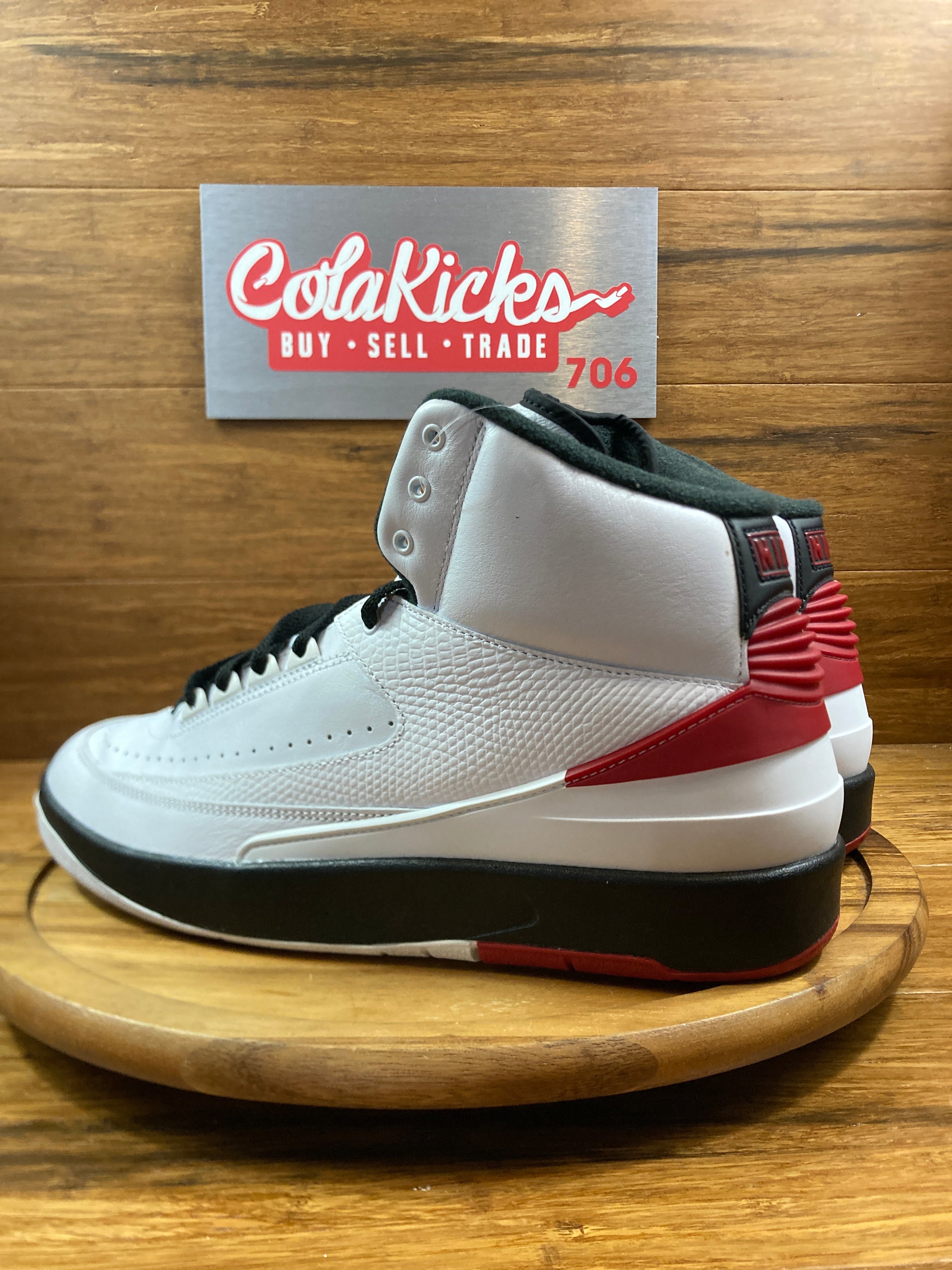 Jordan 2 Retro OG Chicago (2022)