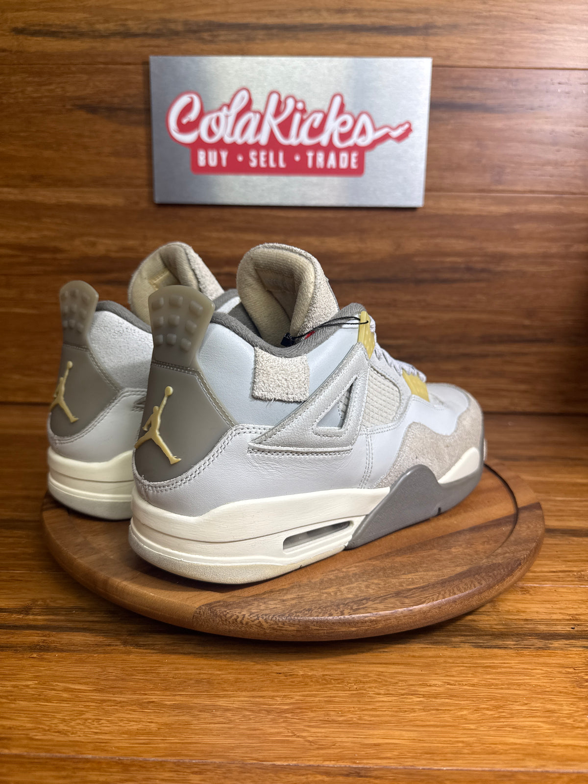 Jordan 4 Retro SE Craft Photon Dust