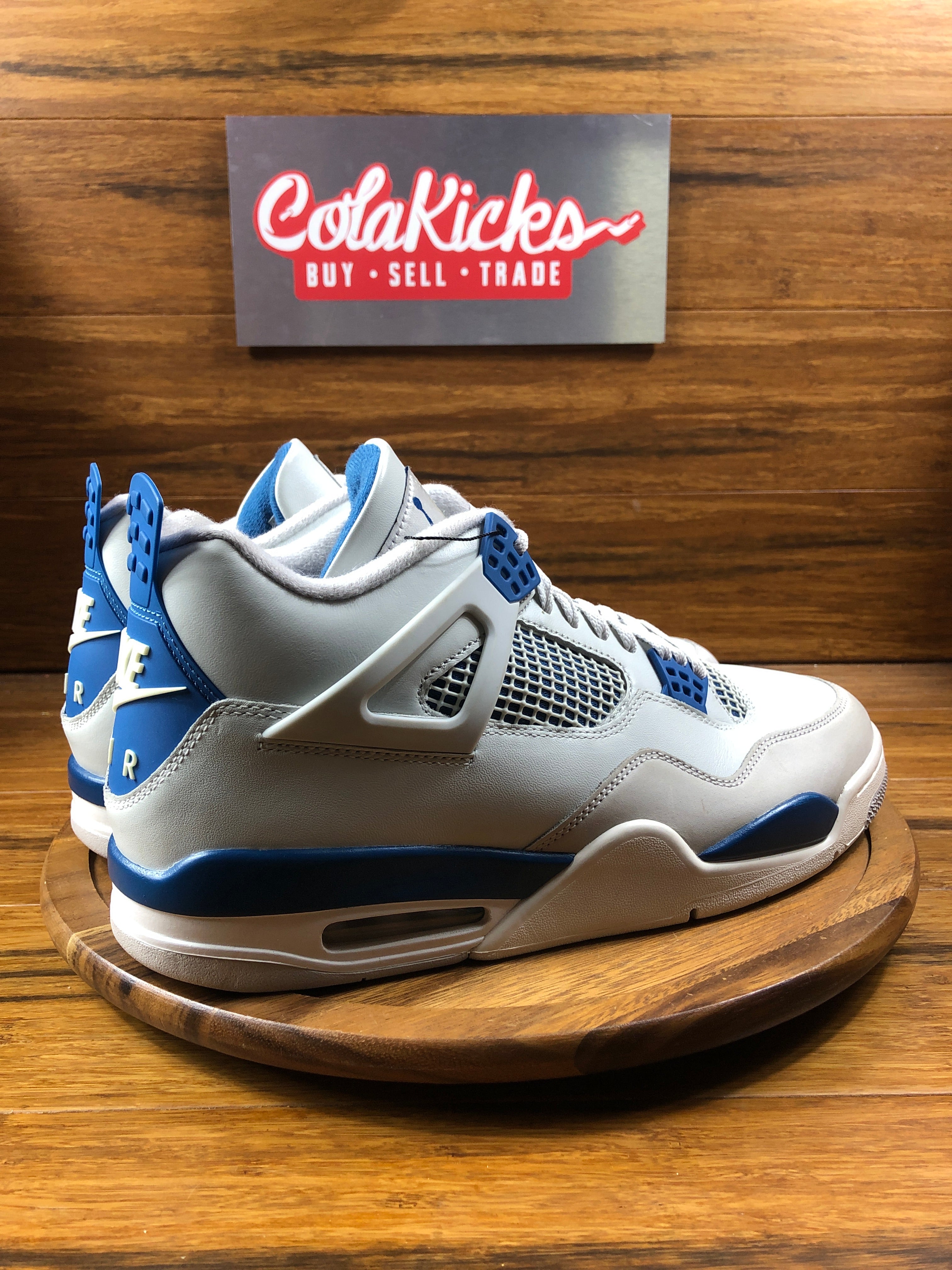 Jordan 4 Retro Military Blue (2024)