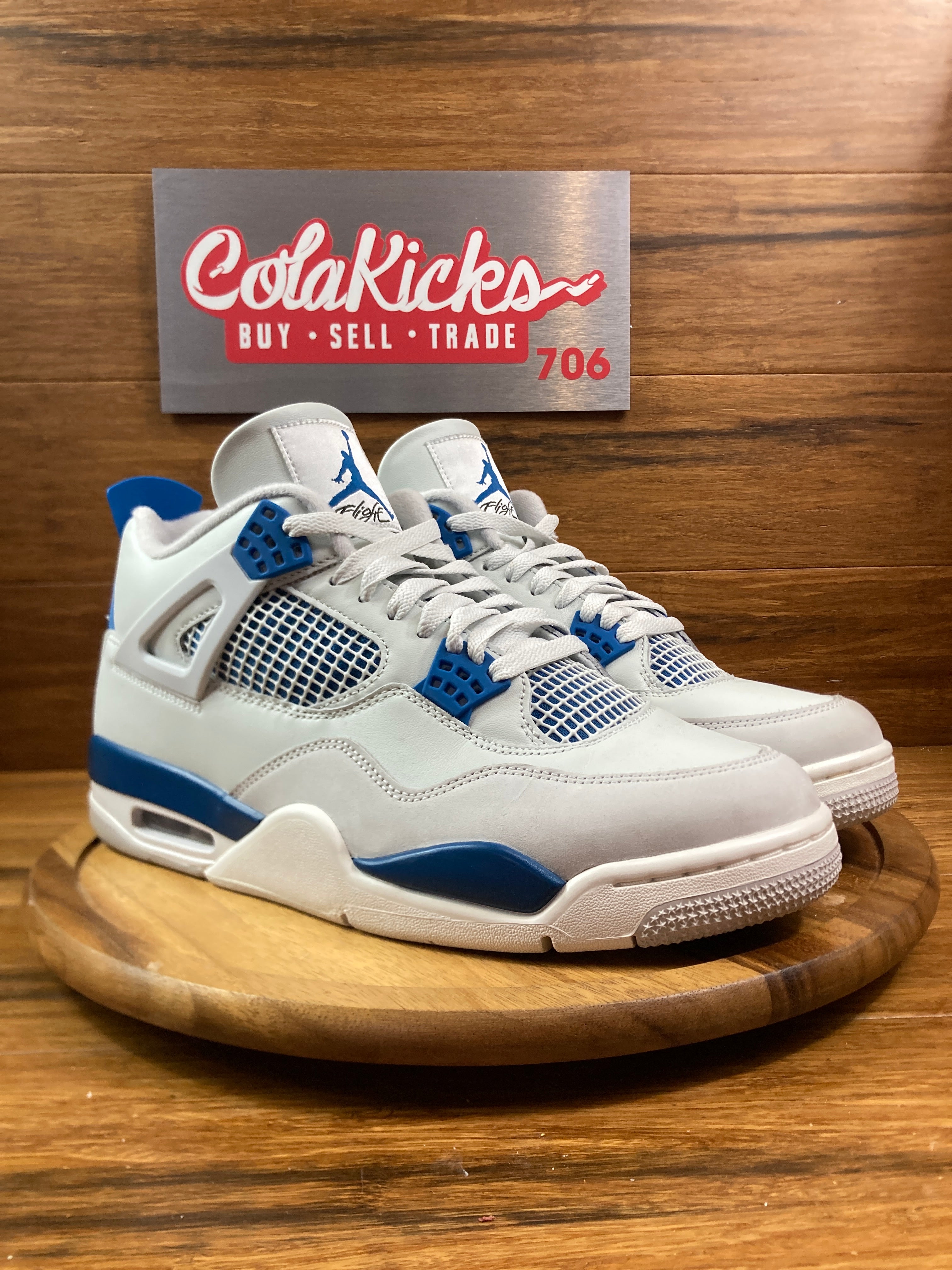 Jordan 4 Retro Military Blue (2024)