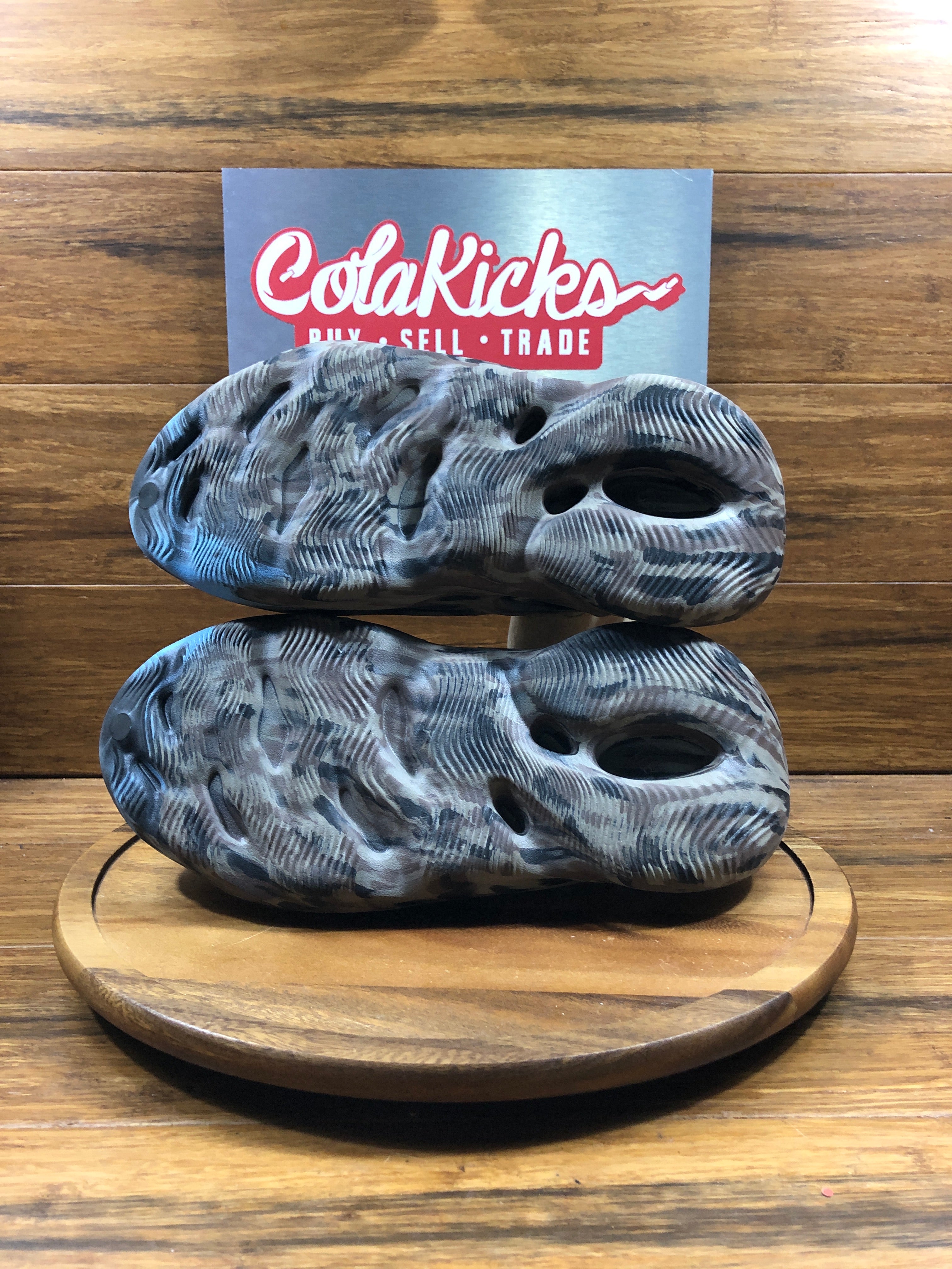 adidas Yeezy Foam RNR MX Cinder