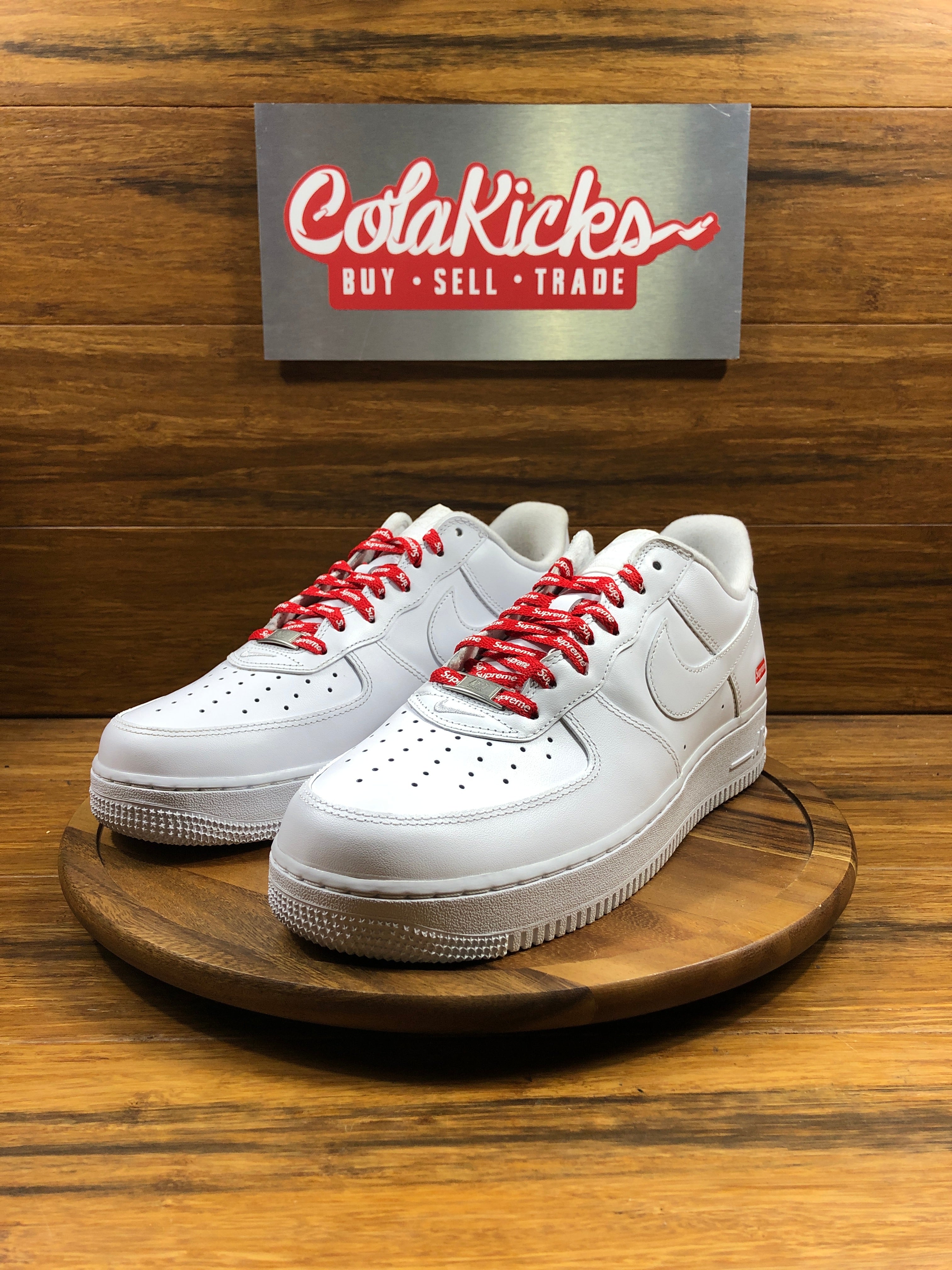 Nike Air Force 1 Low Supreme White