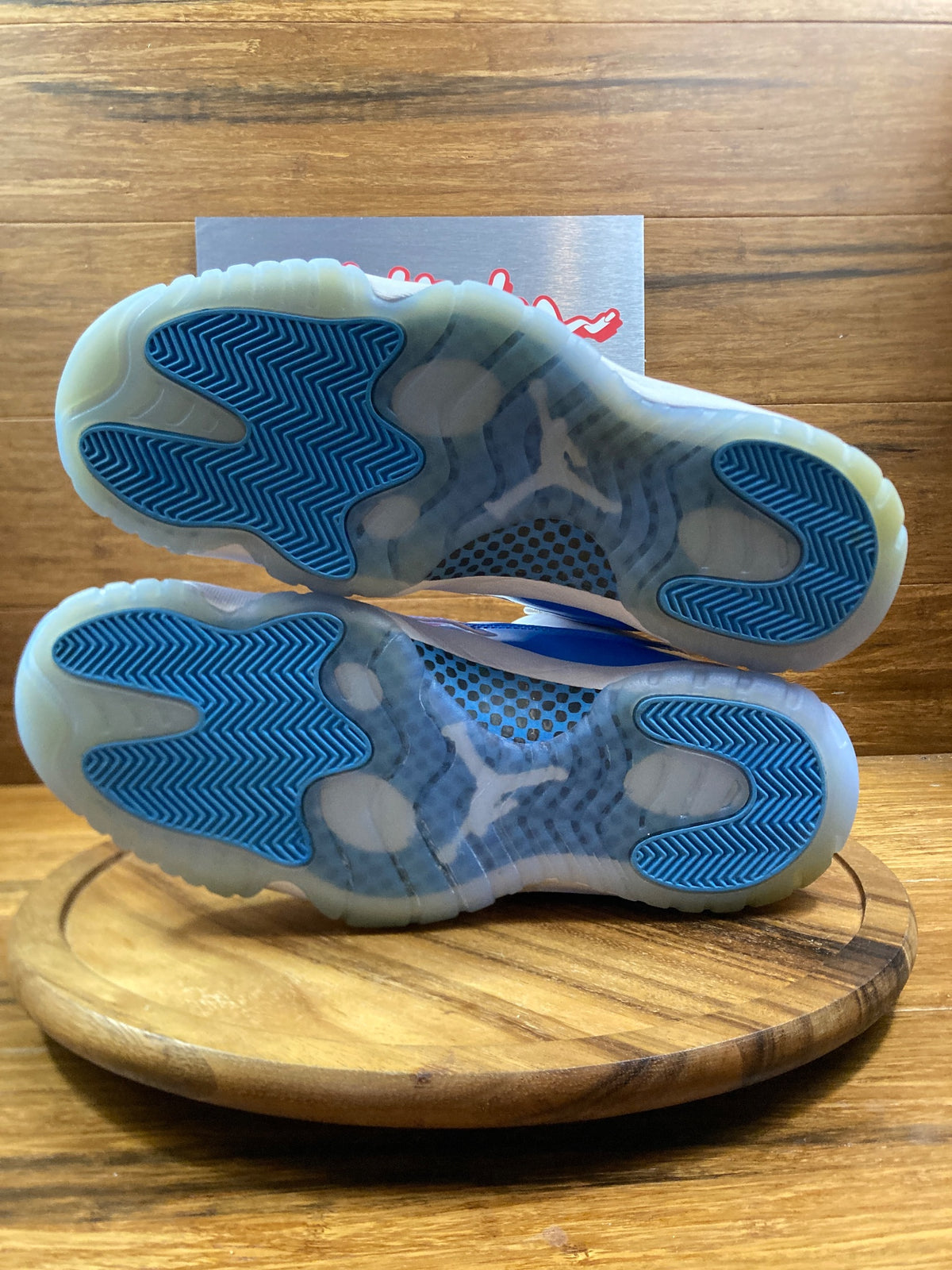 Jordan 11 Retro Low University Blue (2026)