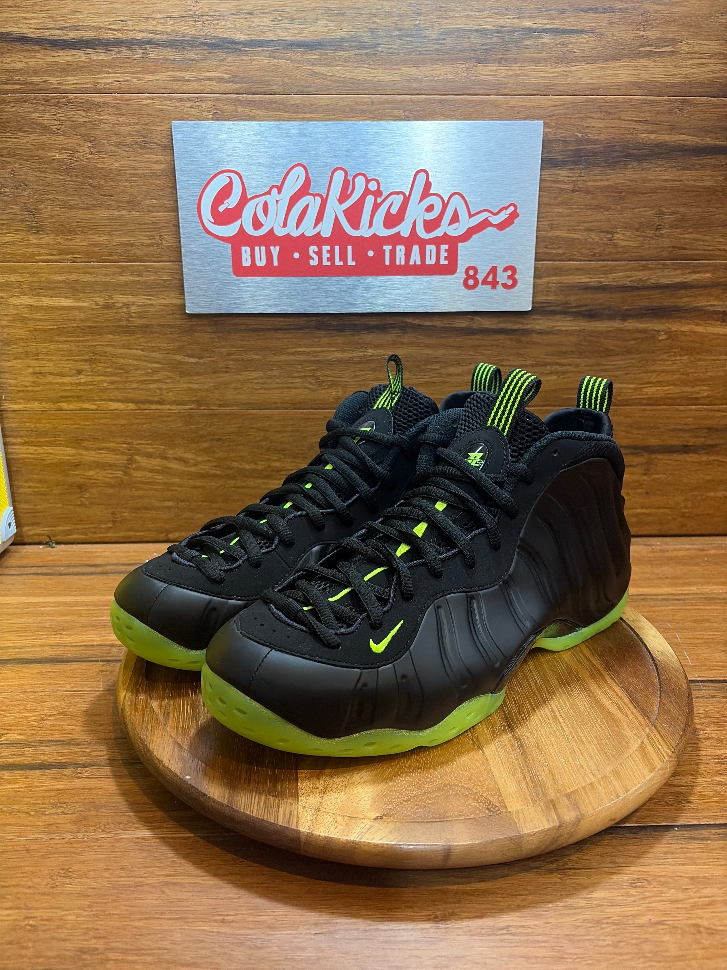 Nike Air Foamposite One Black Volt