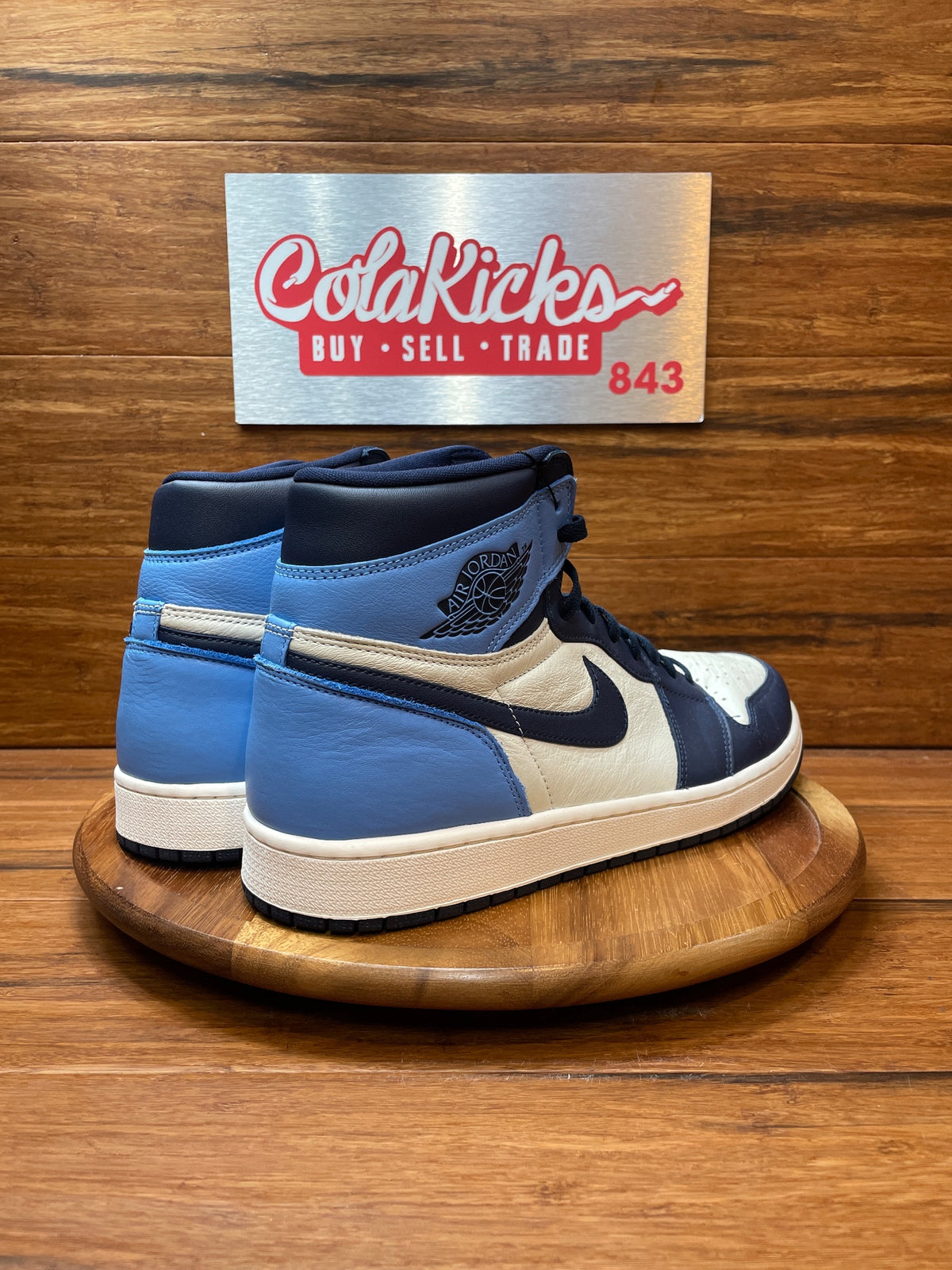 Jordan 1 Retro High Obsidian
