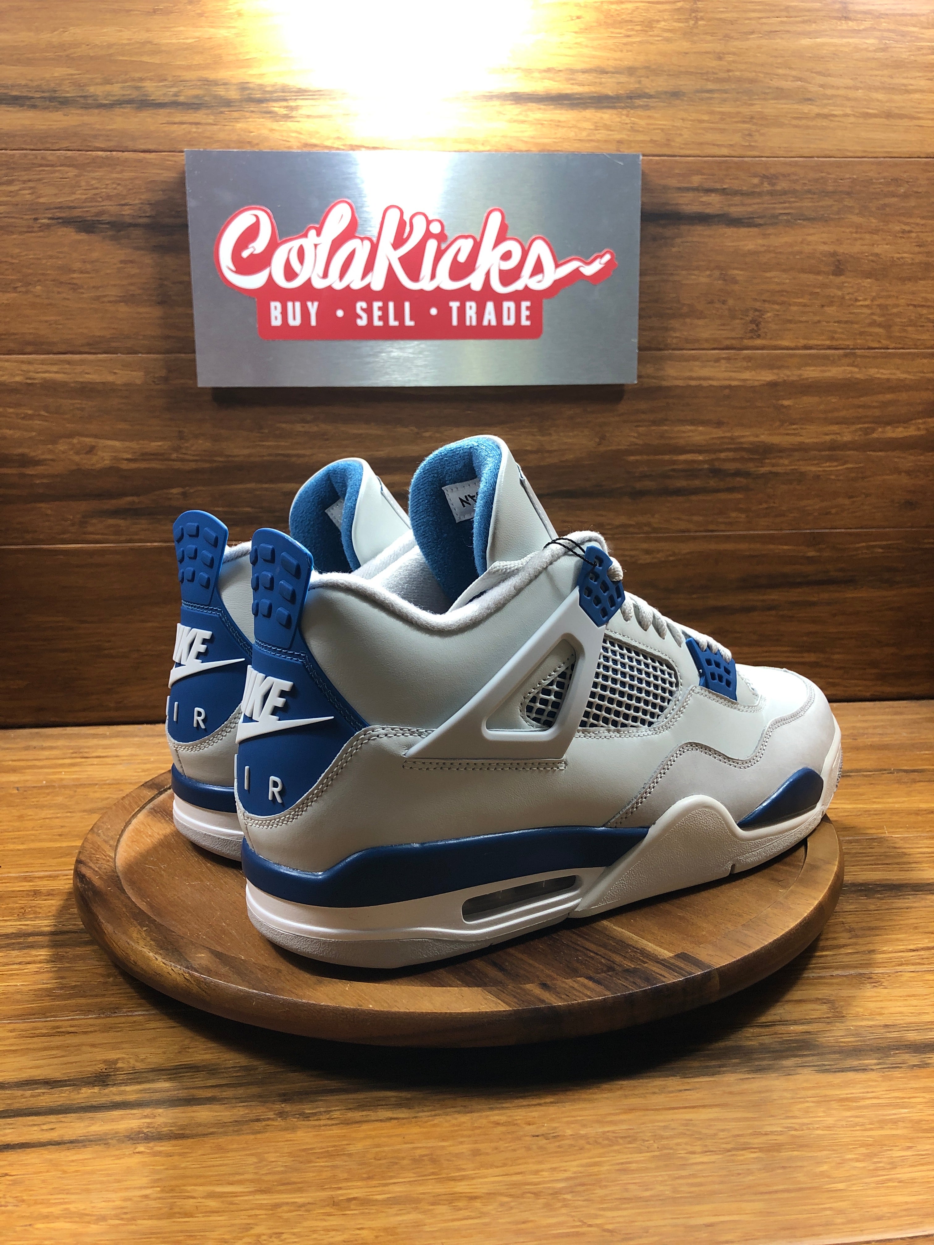 Jordan 4 Retro Military Blue (2024)