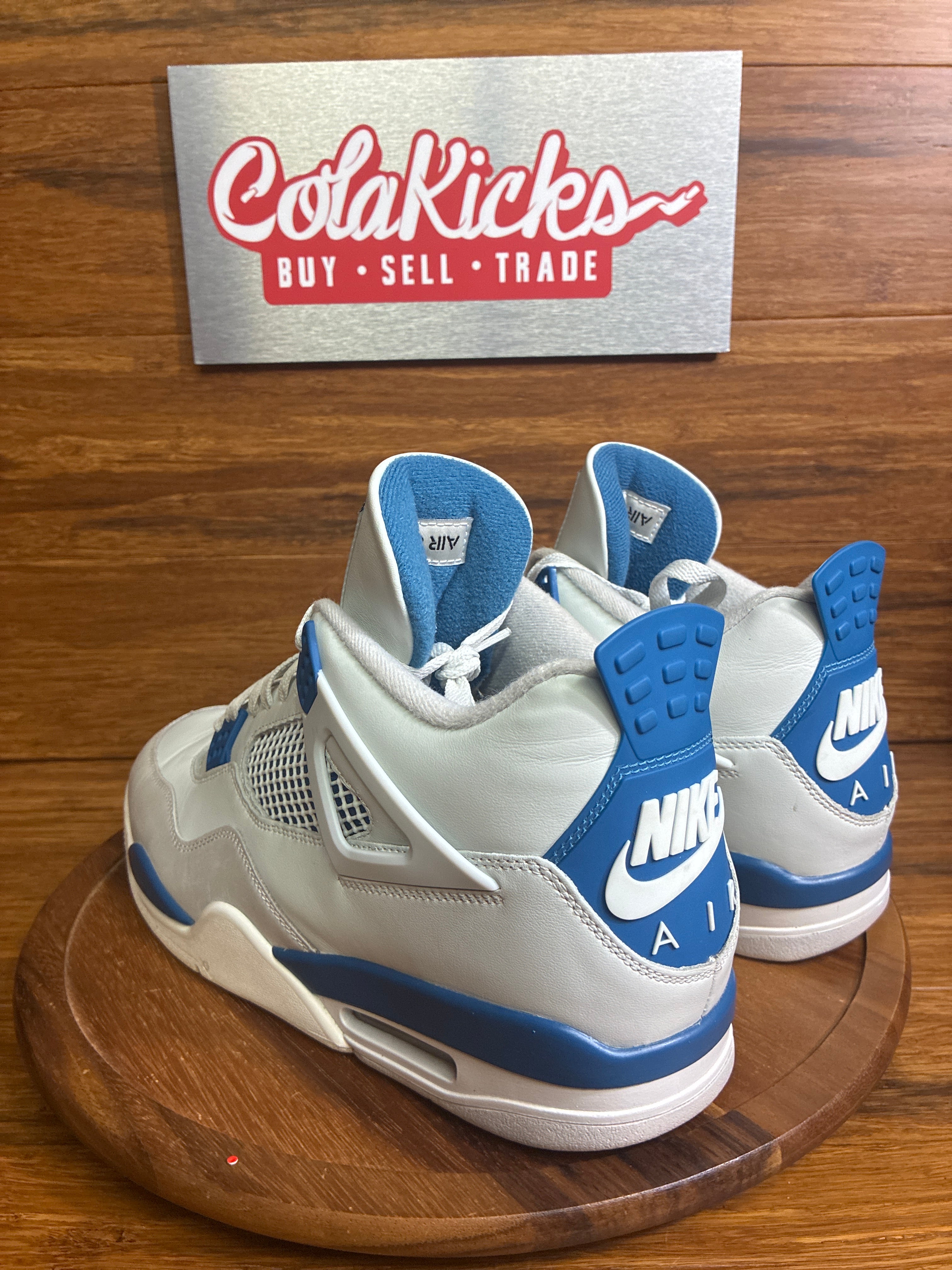 Jordan 4 Retro Military Blue (2024)