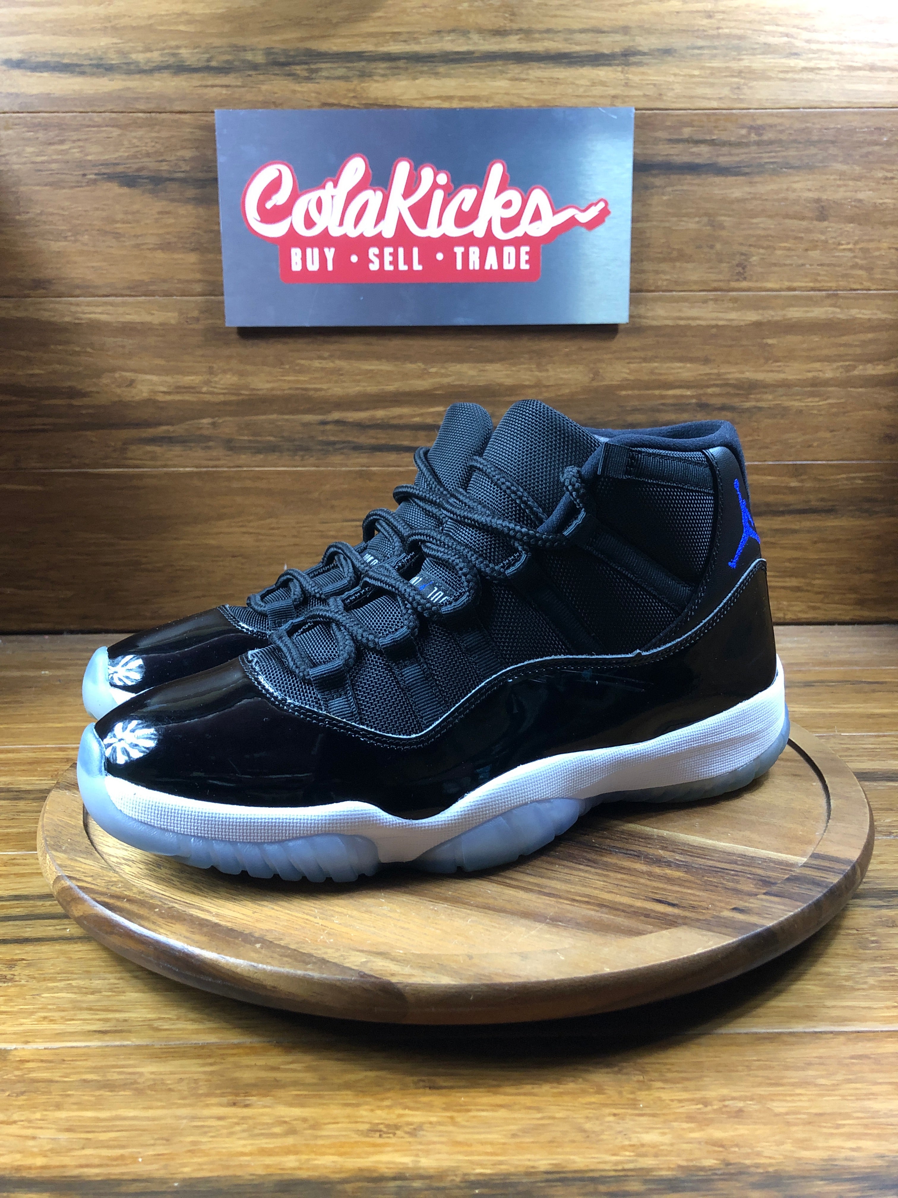 Jordan 11 Retro Space Jam (2016)