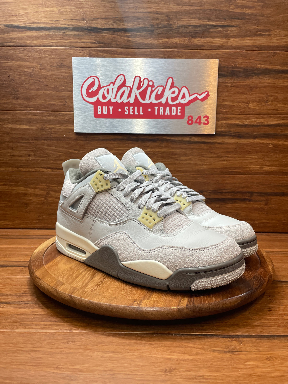 Jordan 4 Retro SE Craft Photon Dust