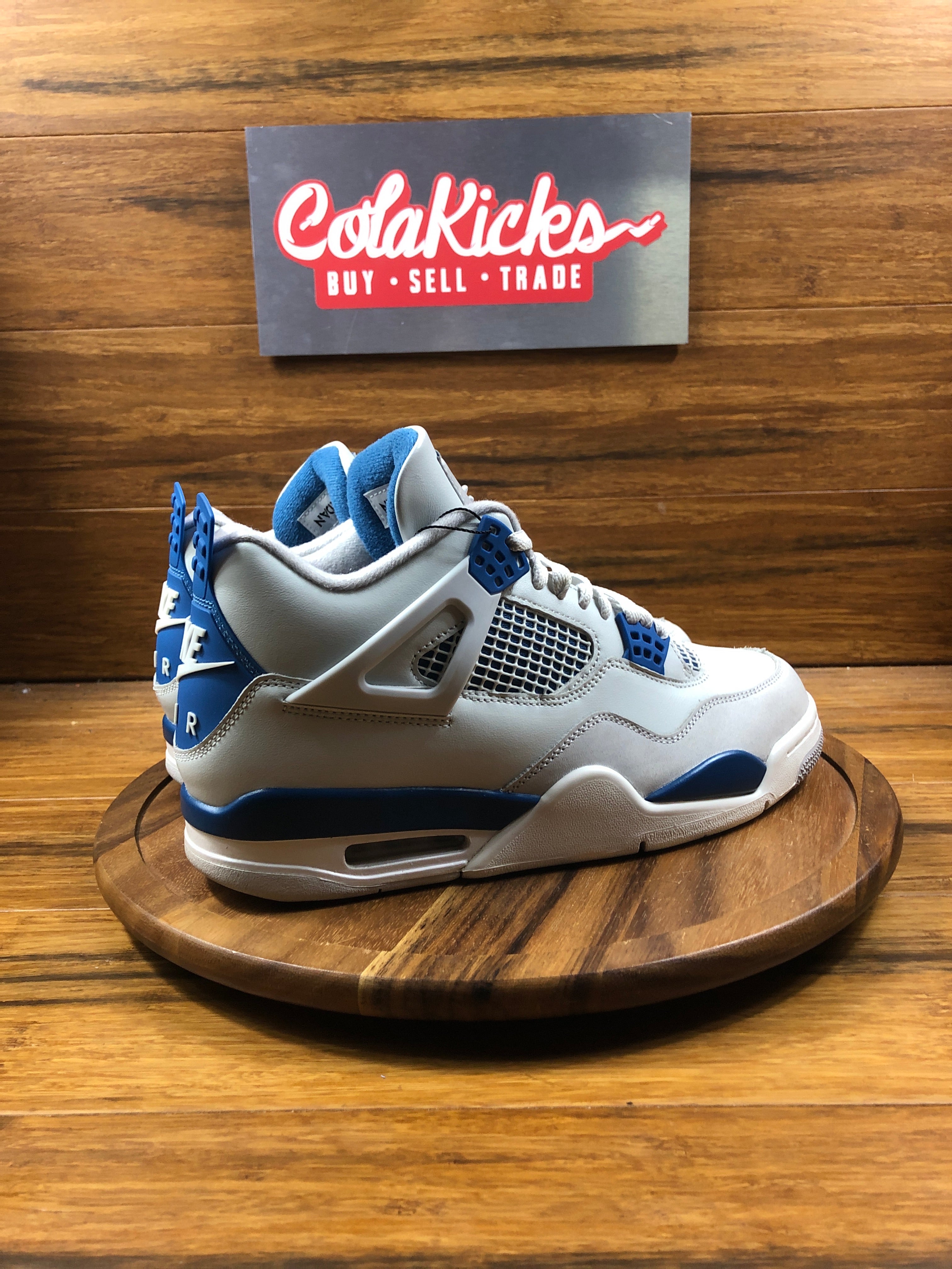 Jordan 4 Retro Military Blue (2024)