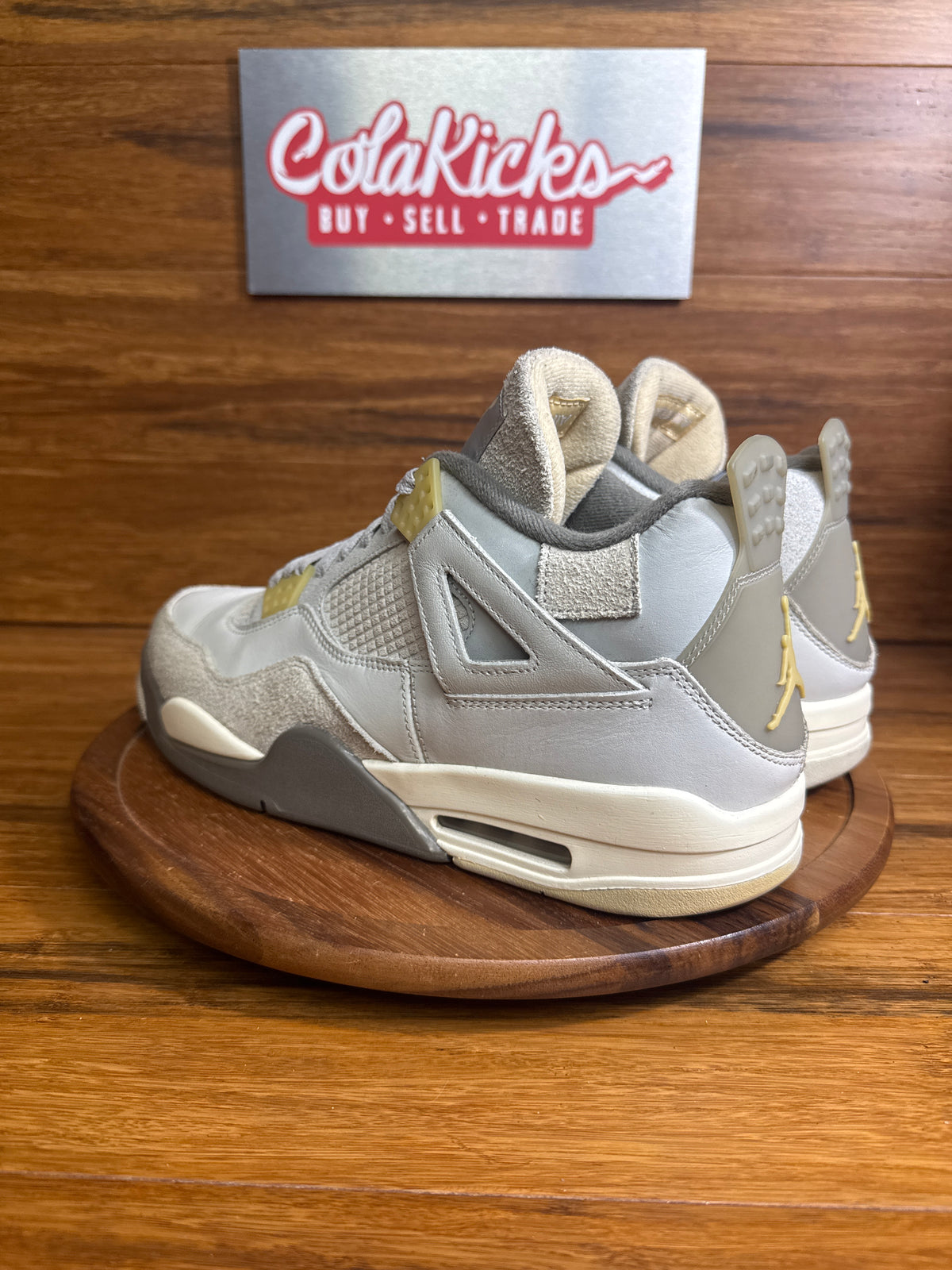 Jordan 4 Retro SE Craft Photon Dust