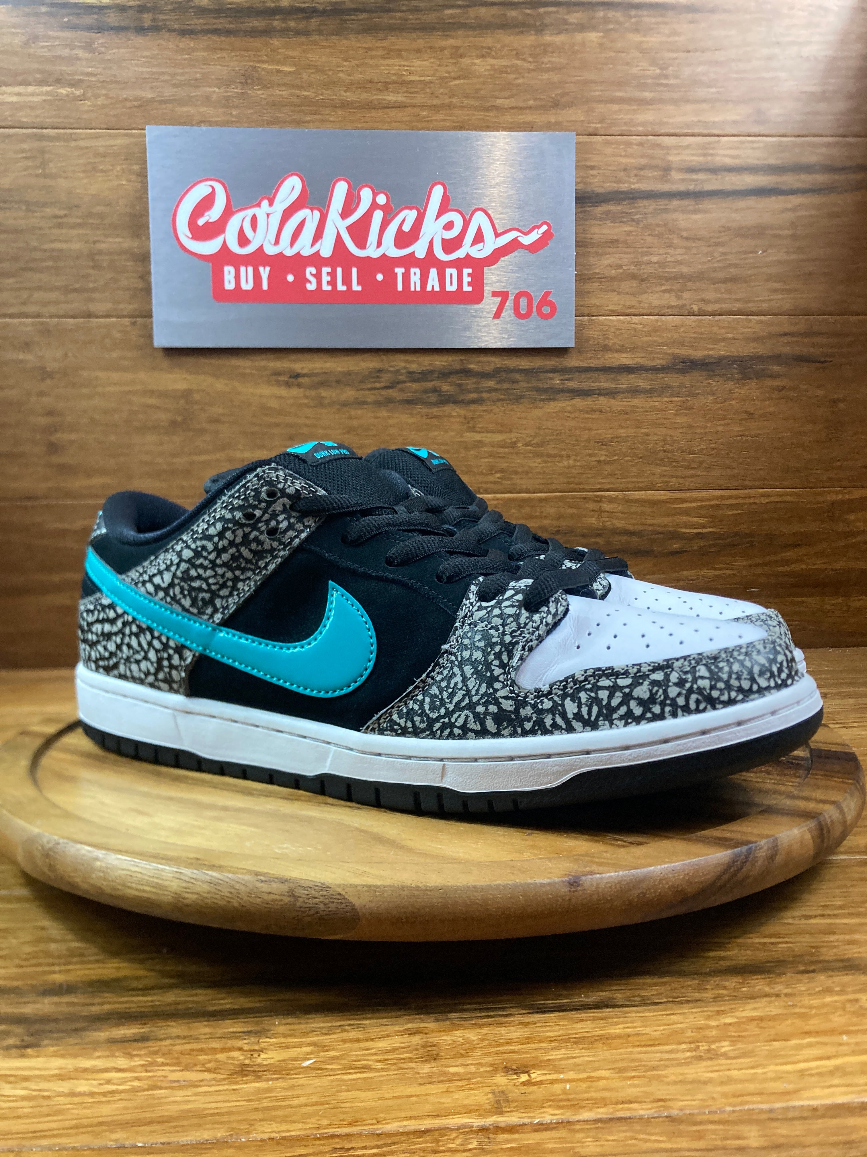 Nike SB Dunk Low atmos Elephant