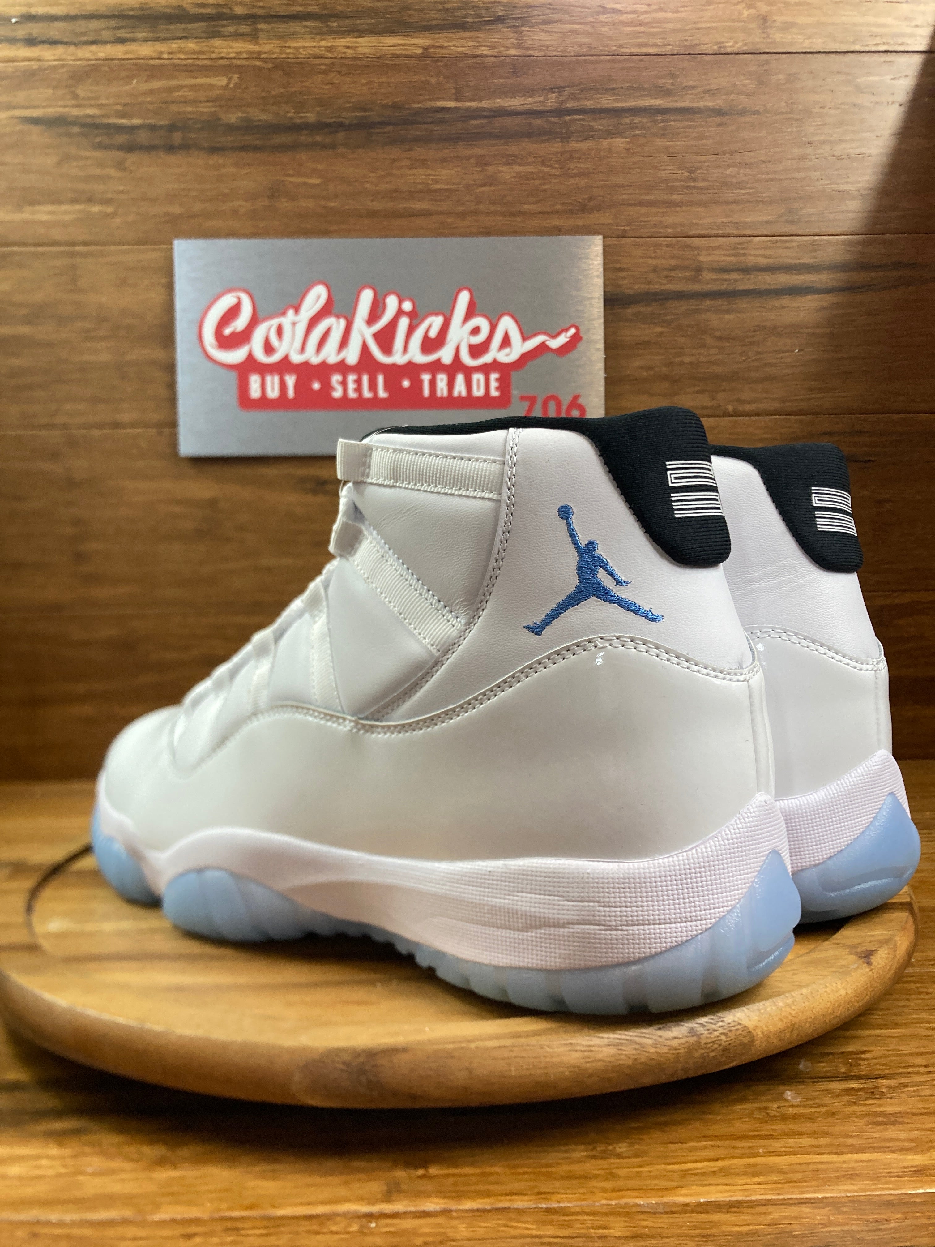 Jordan 11 Retro Legend Blue (2024)