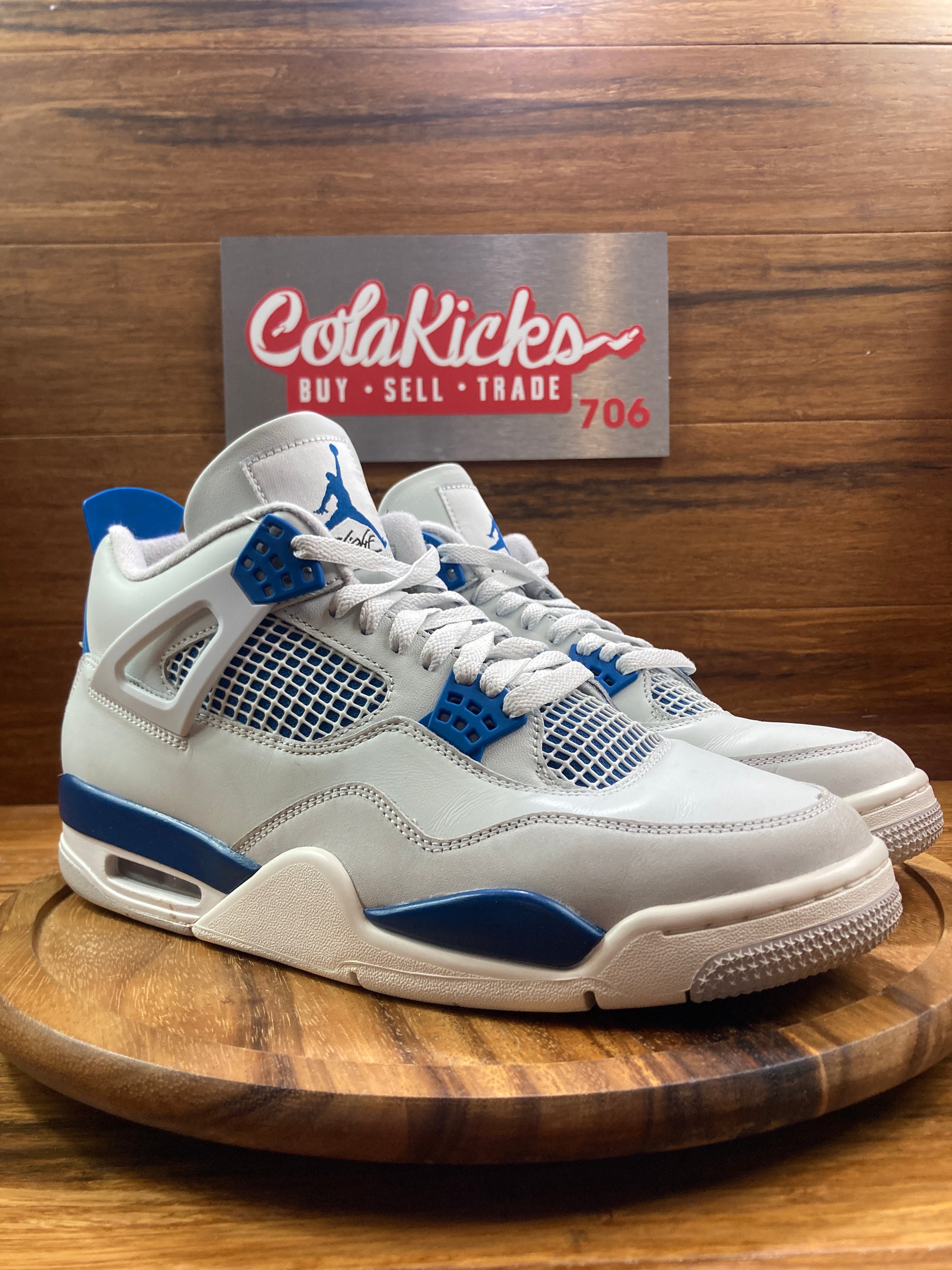 Jordan 4 Retro Military Blue (2024)
