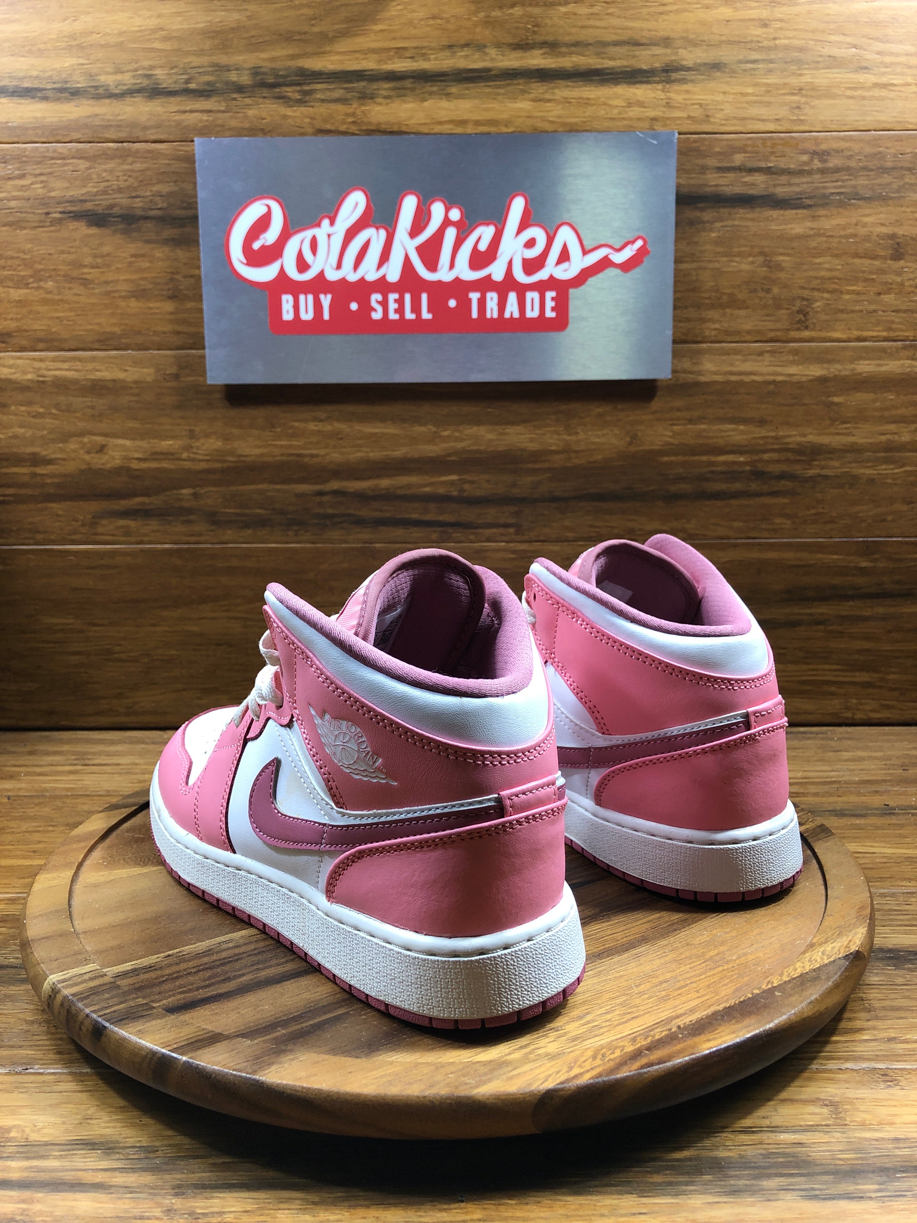 Jordan 1 Mid Valentine's Day (2023) (GS)