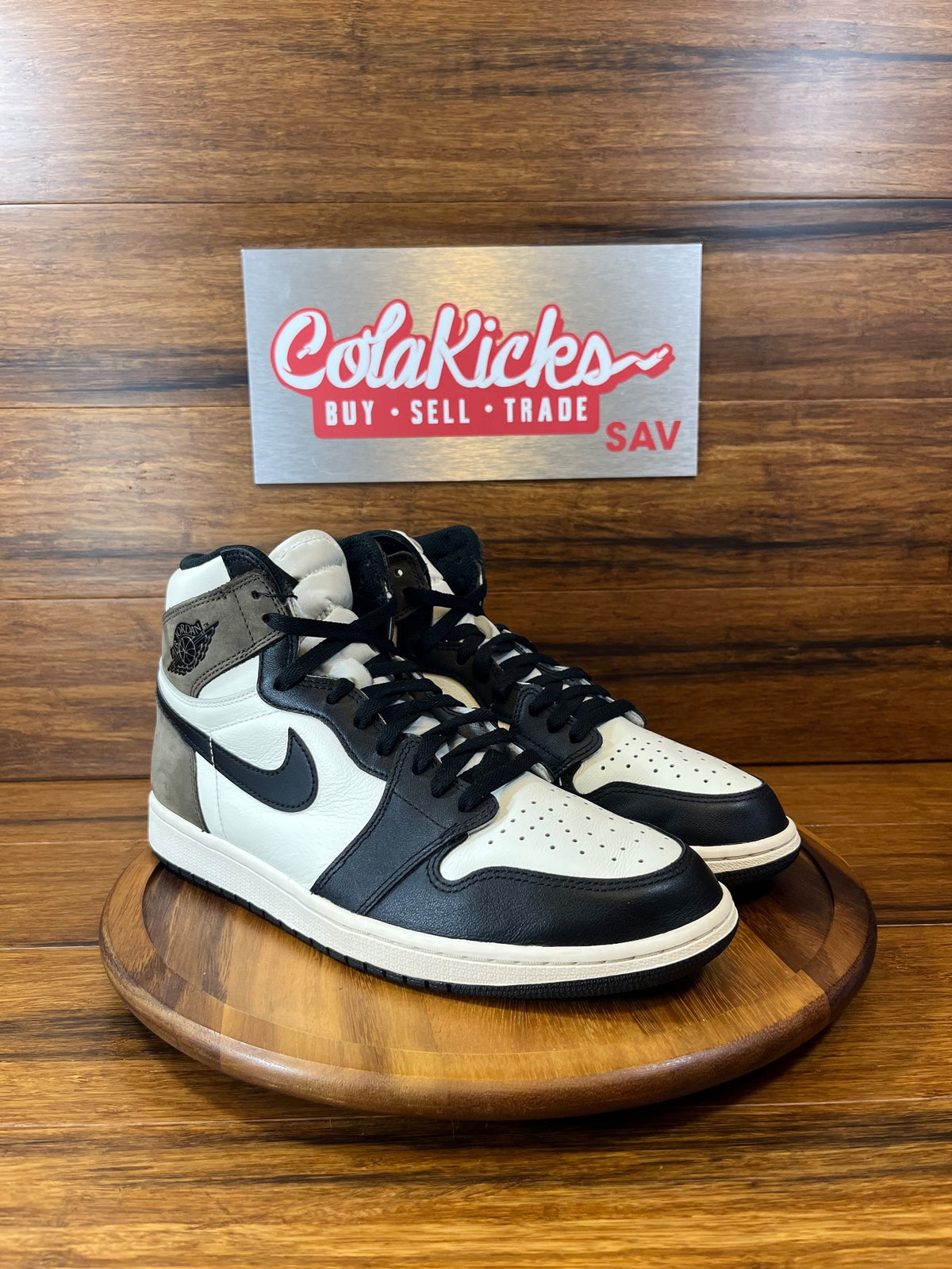 Jordan 1 Retro High Dark Mocha