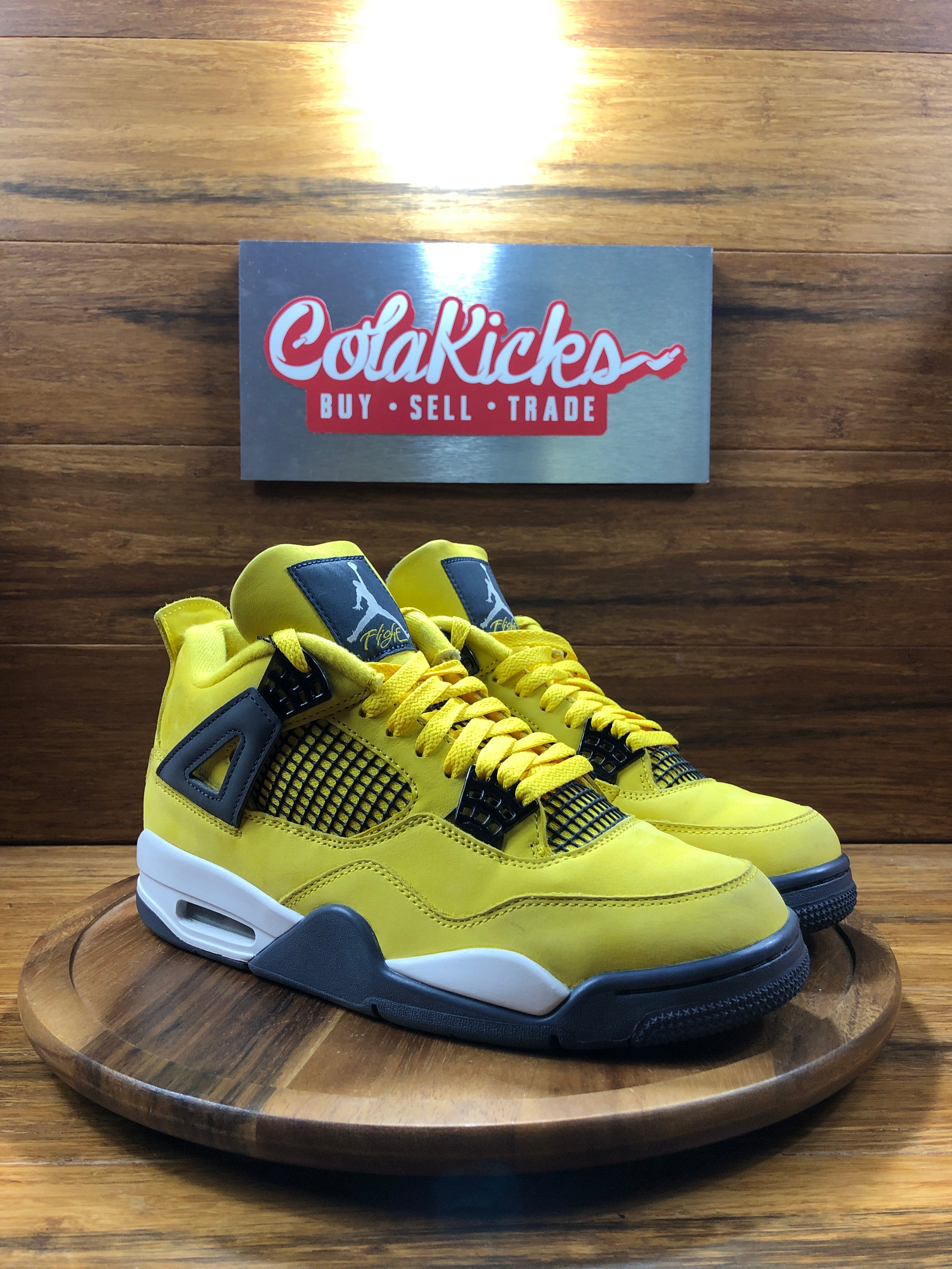 Jordan 4 Retro Lightning (2021)