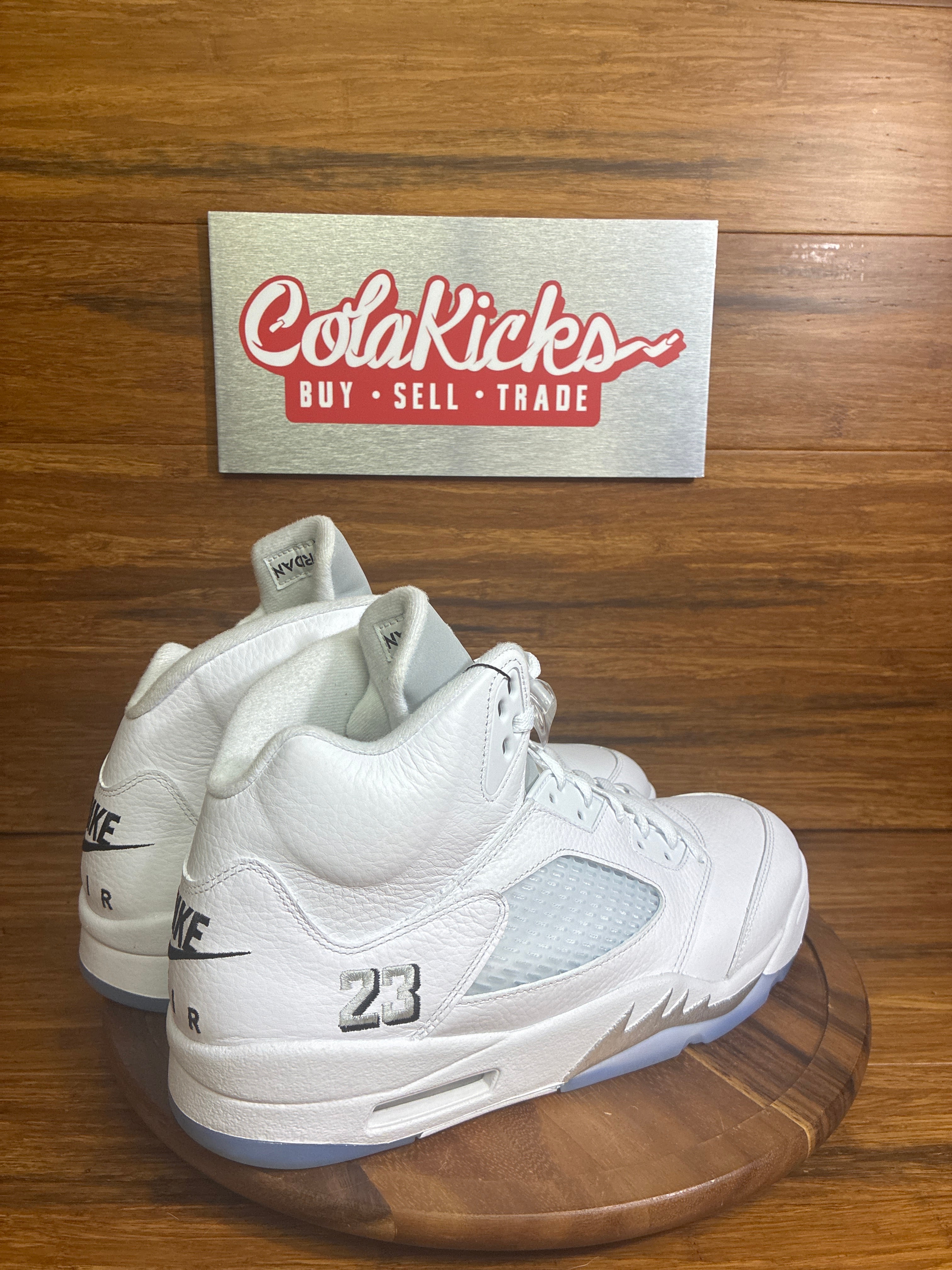 Jordan 5 Retro White Metallic (2026)