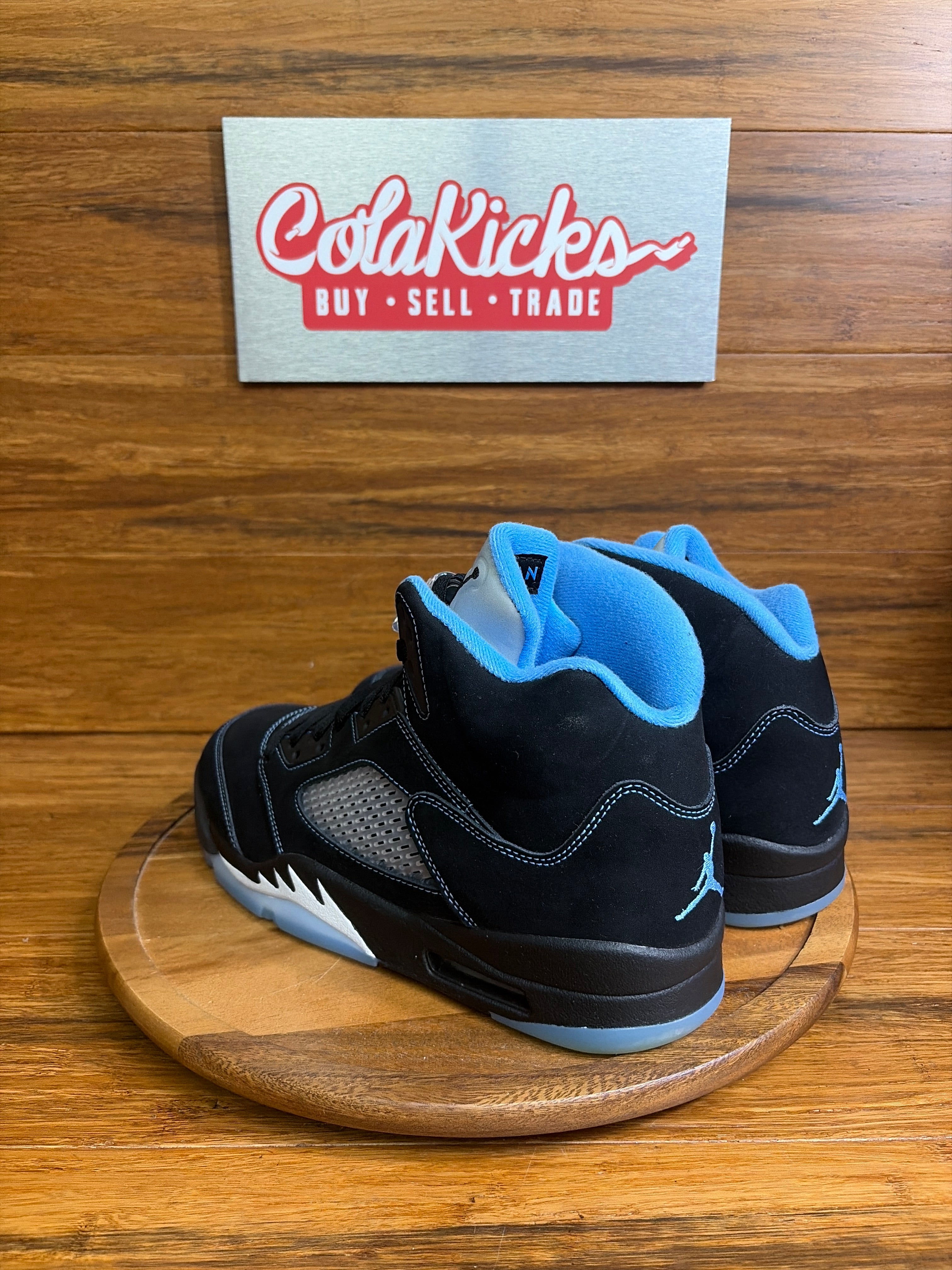 Jordan 5 Retro Black University Blue (2026)