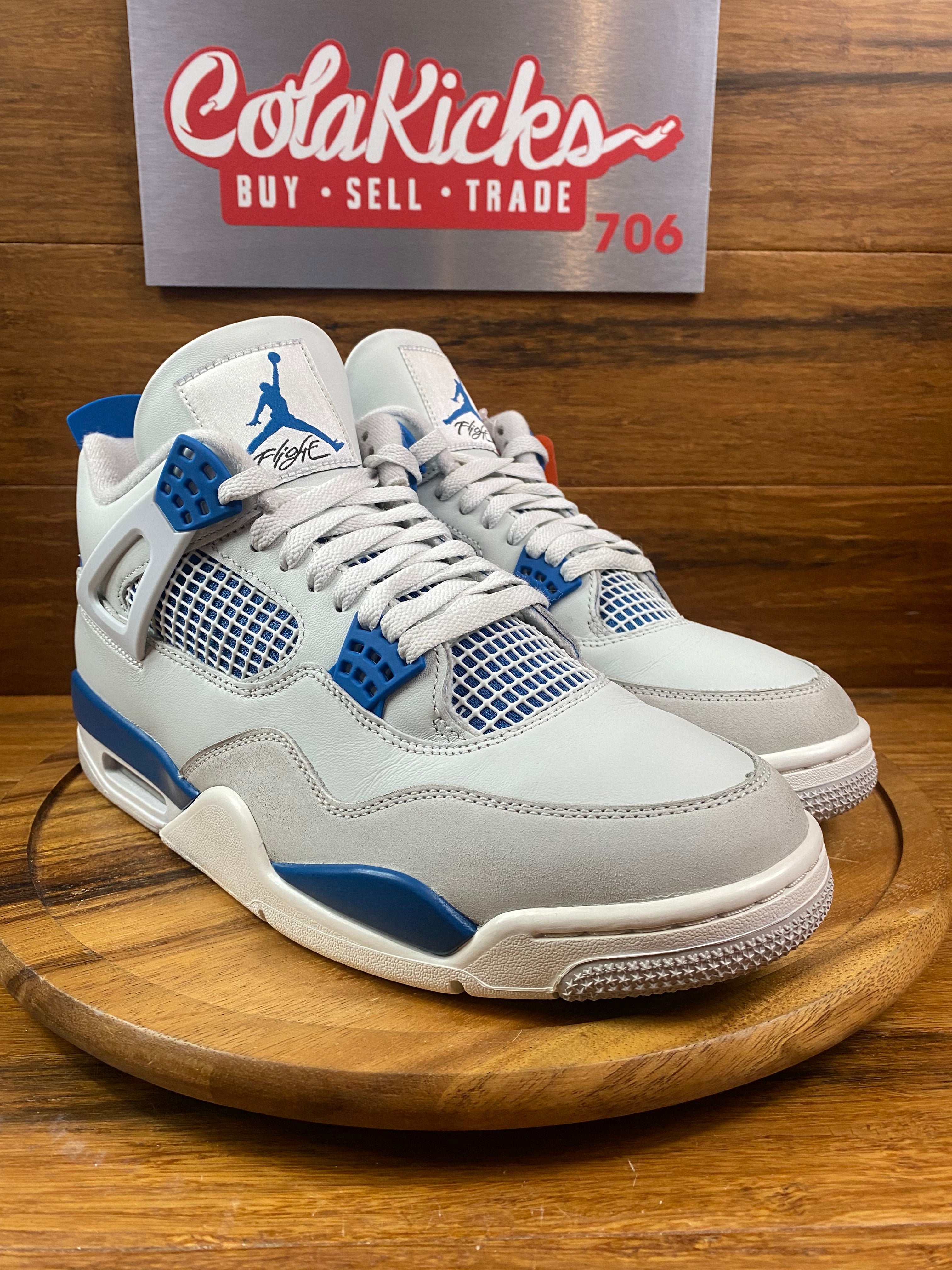 Jordan 4 Retro Military Blue (2024)