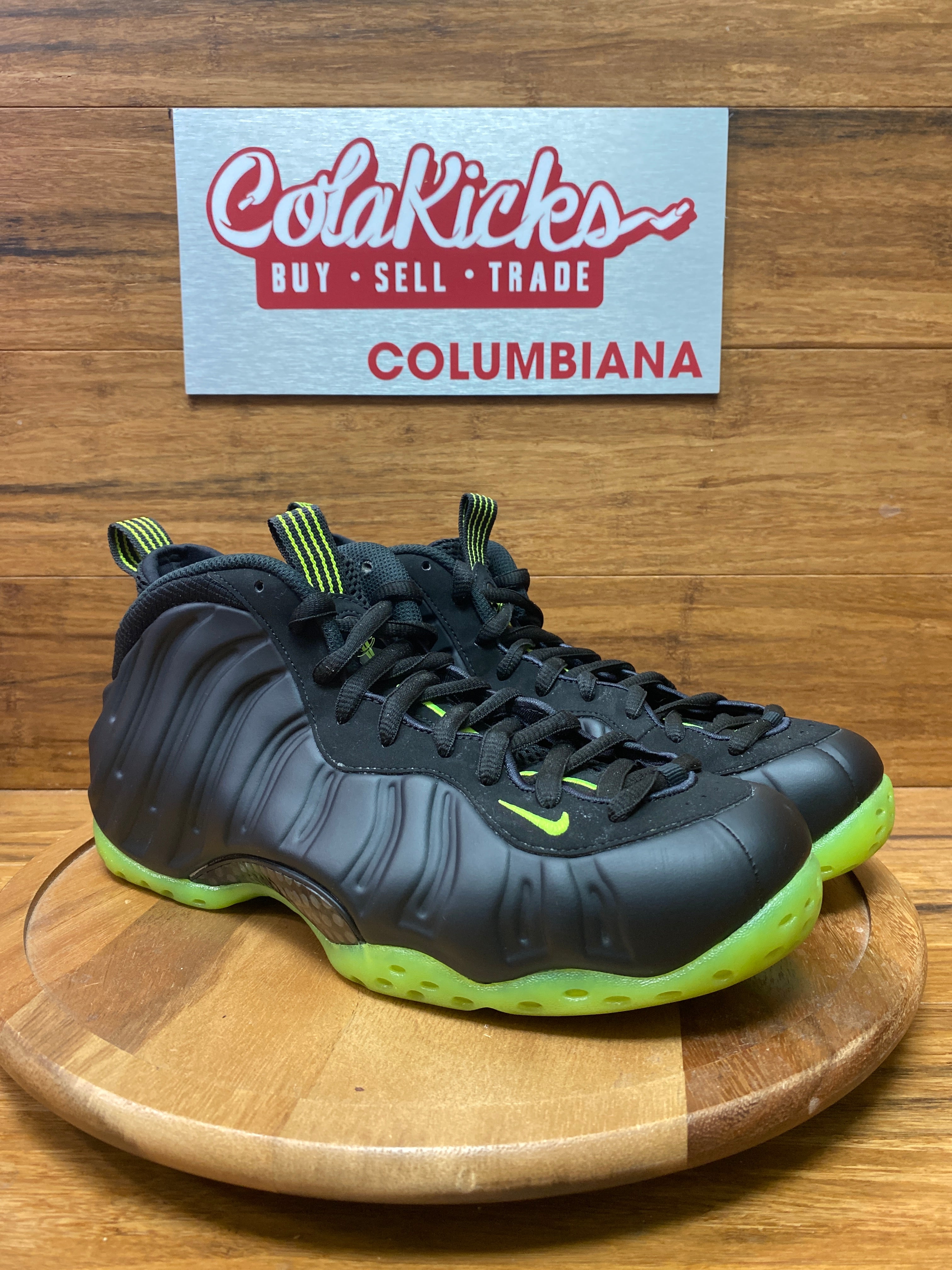 Nike Air Foamposite One Black Volt