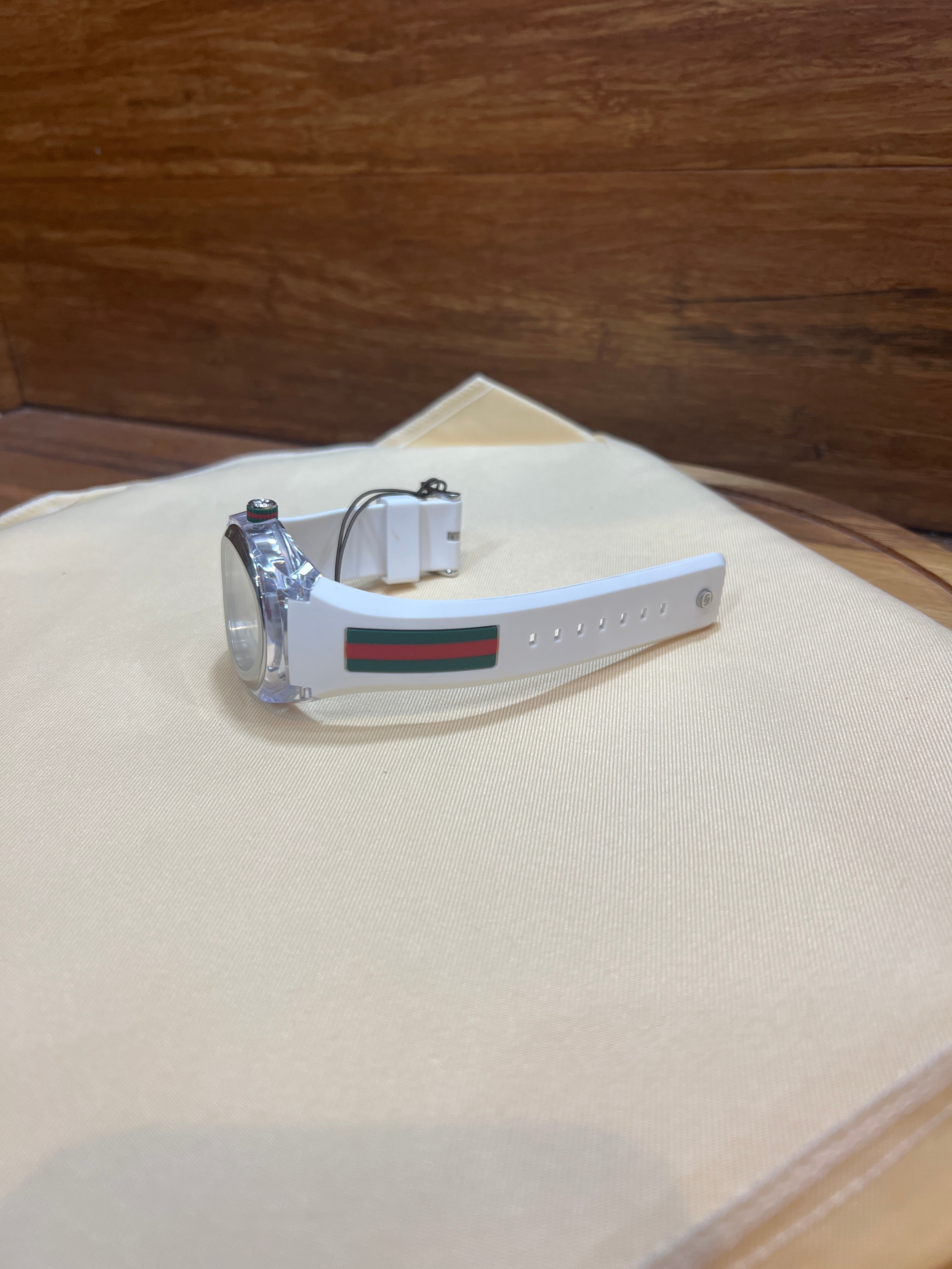 Gucci 137.1 Sync White
