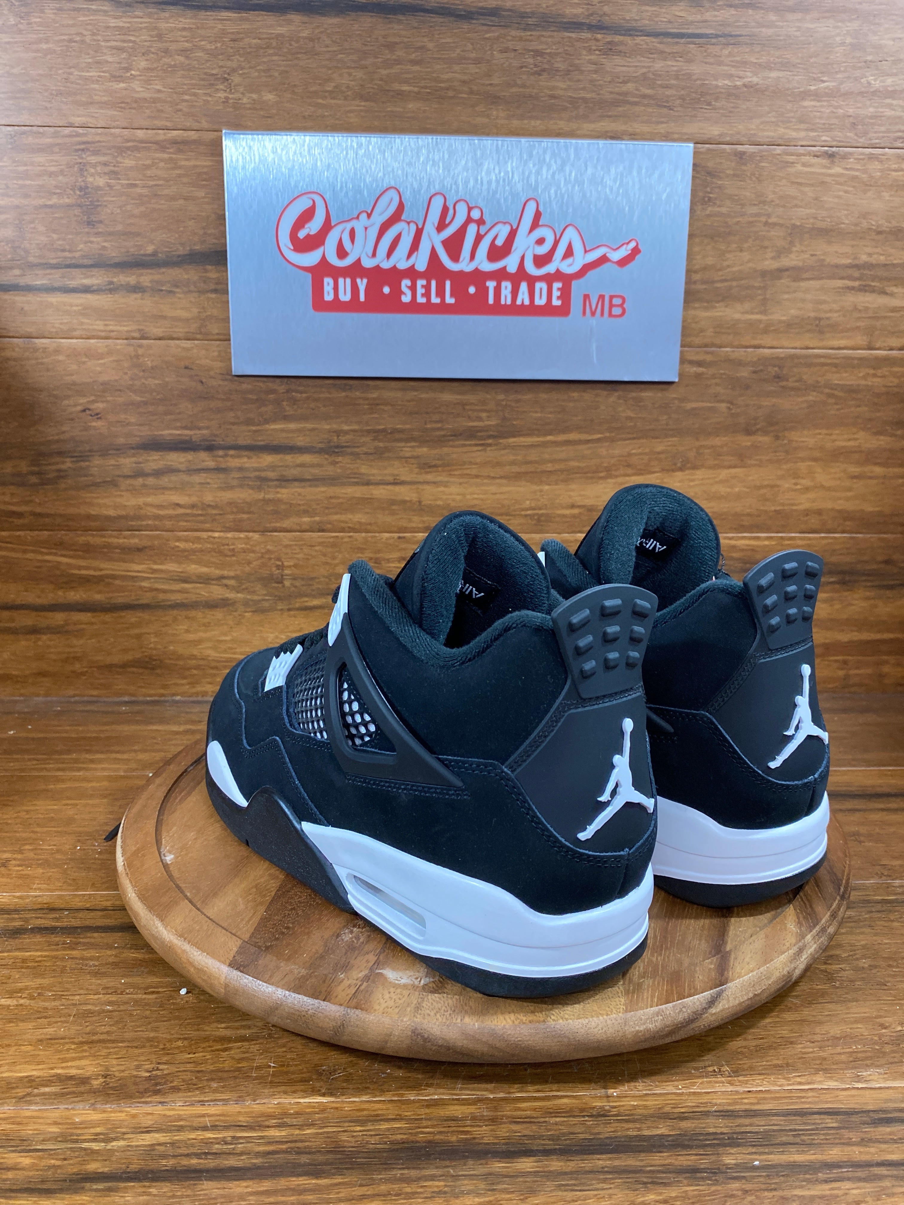 Jordan 4 Retro White Thunder