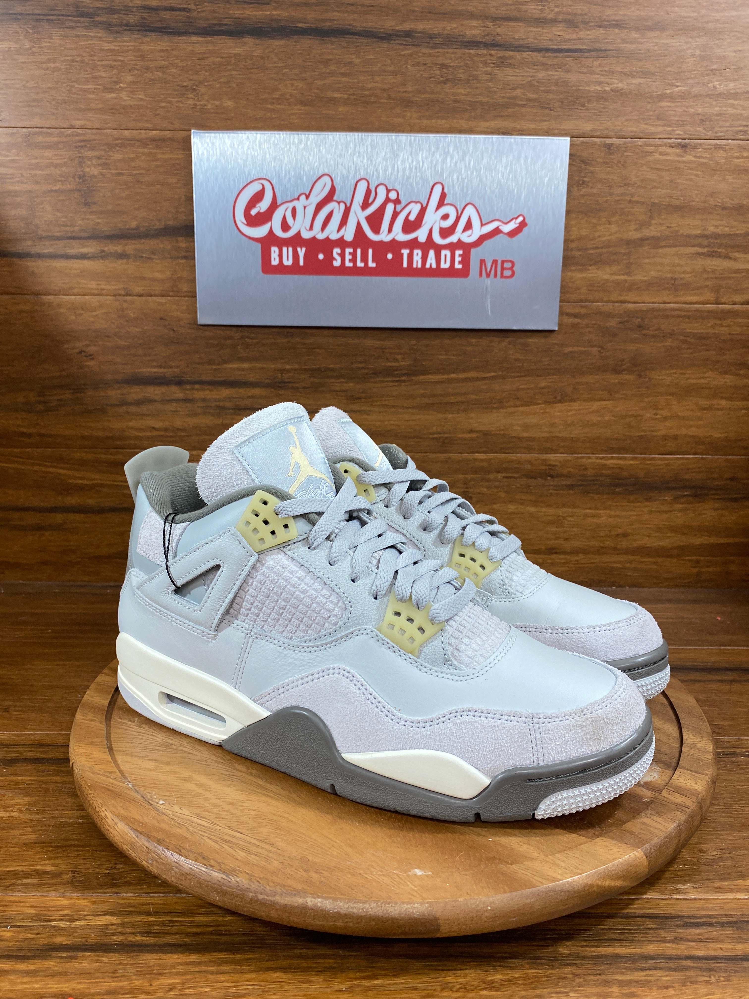 Jordan 4 Retro SE Craft Photon Dust