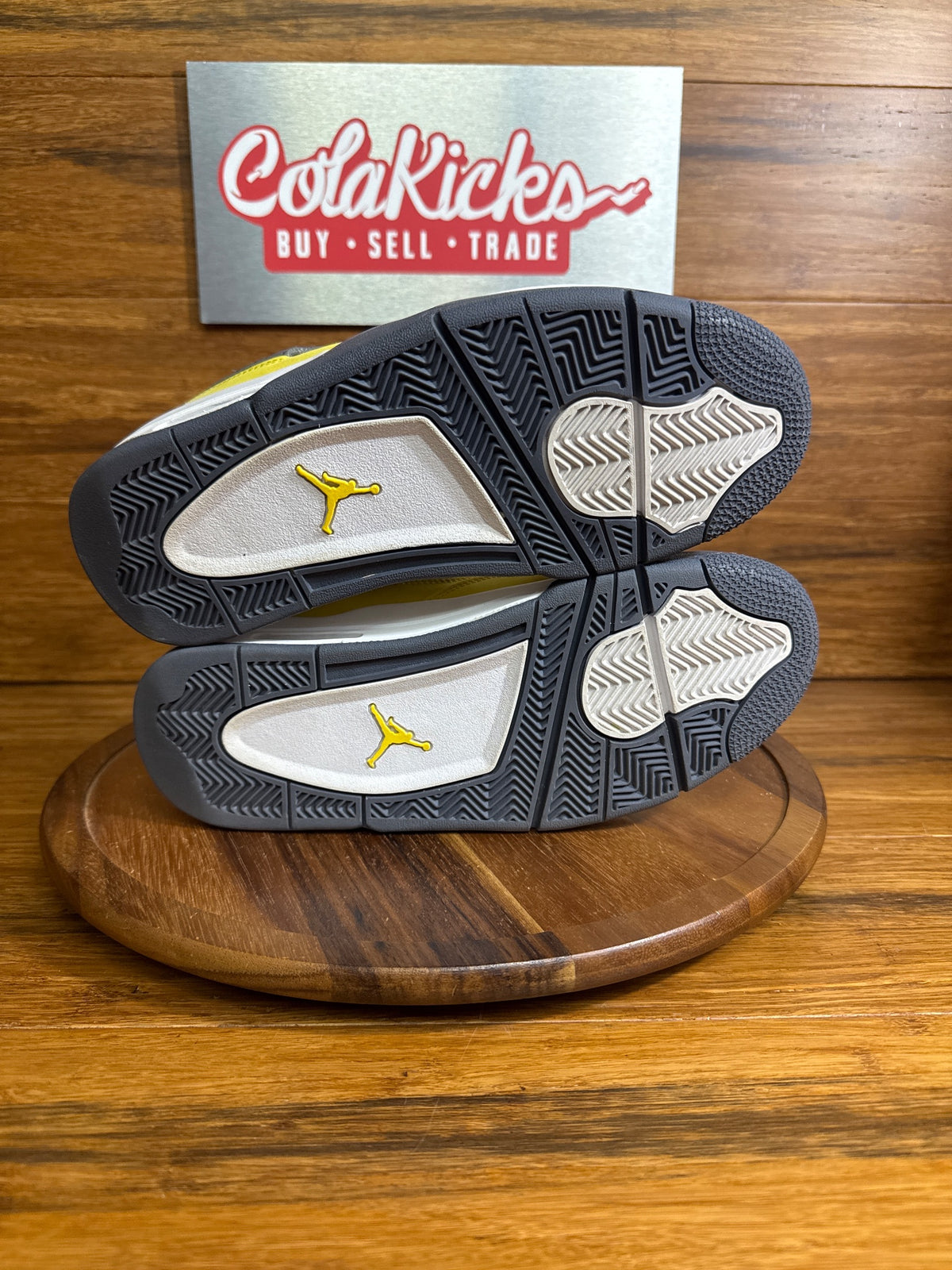 Jordan 4 Retro Lightning (2021) (GS)