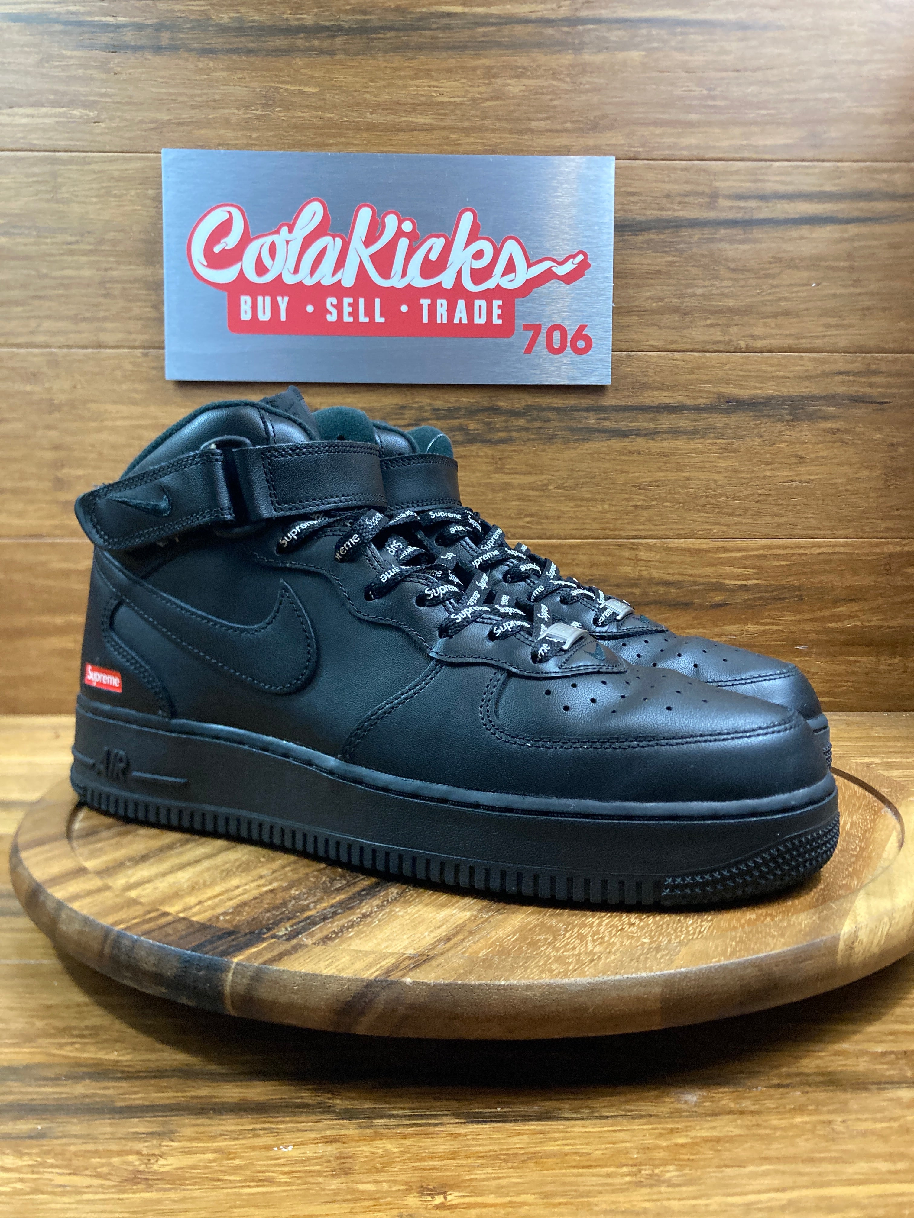 Nike Air Force 1 Mid Supreme Black