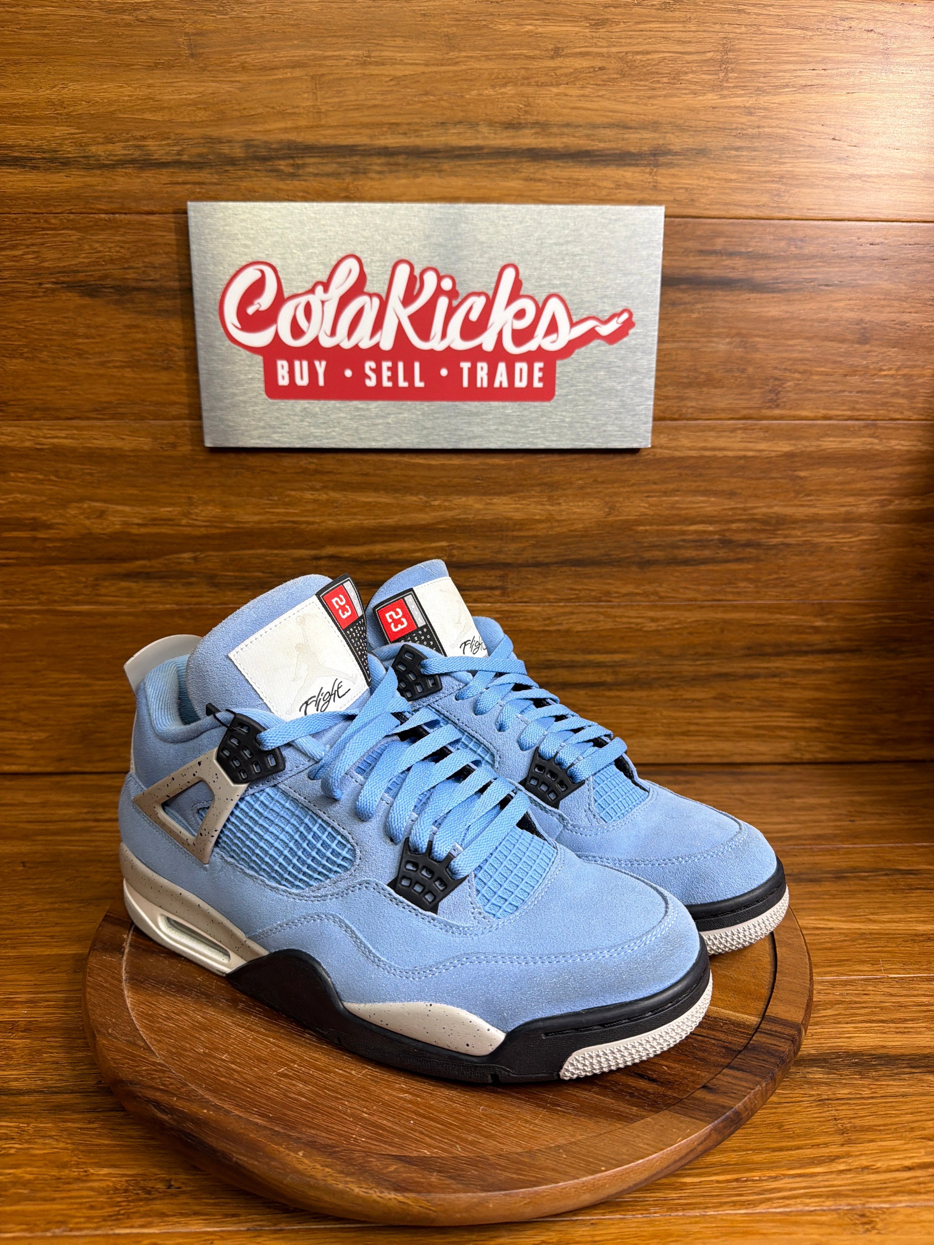Jordan 4 Retro University Blue